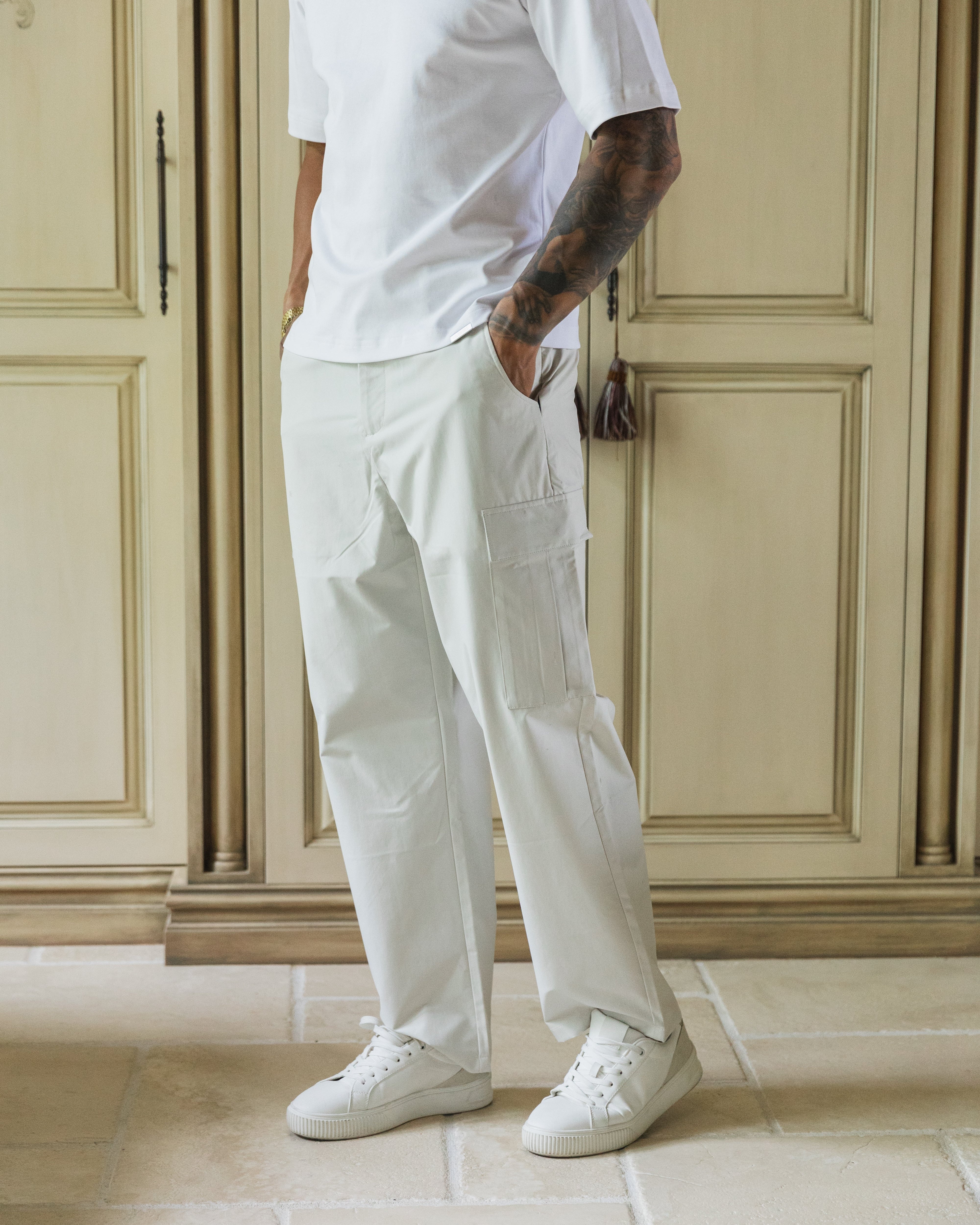 Pantalon cargo couleur crème à coupe ample