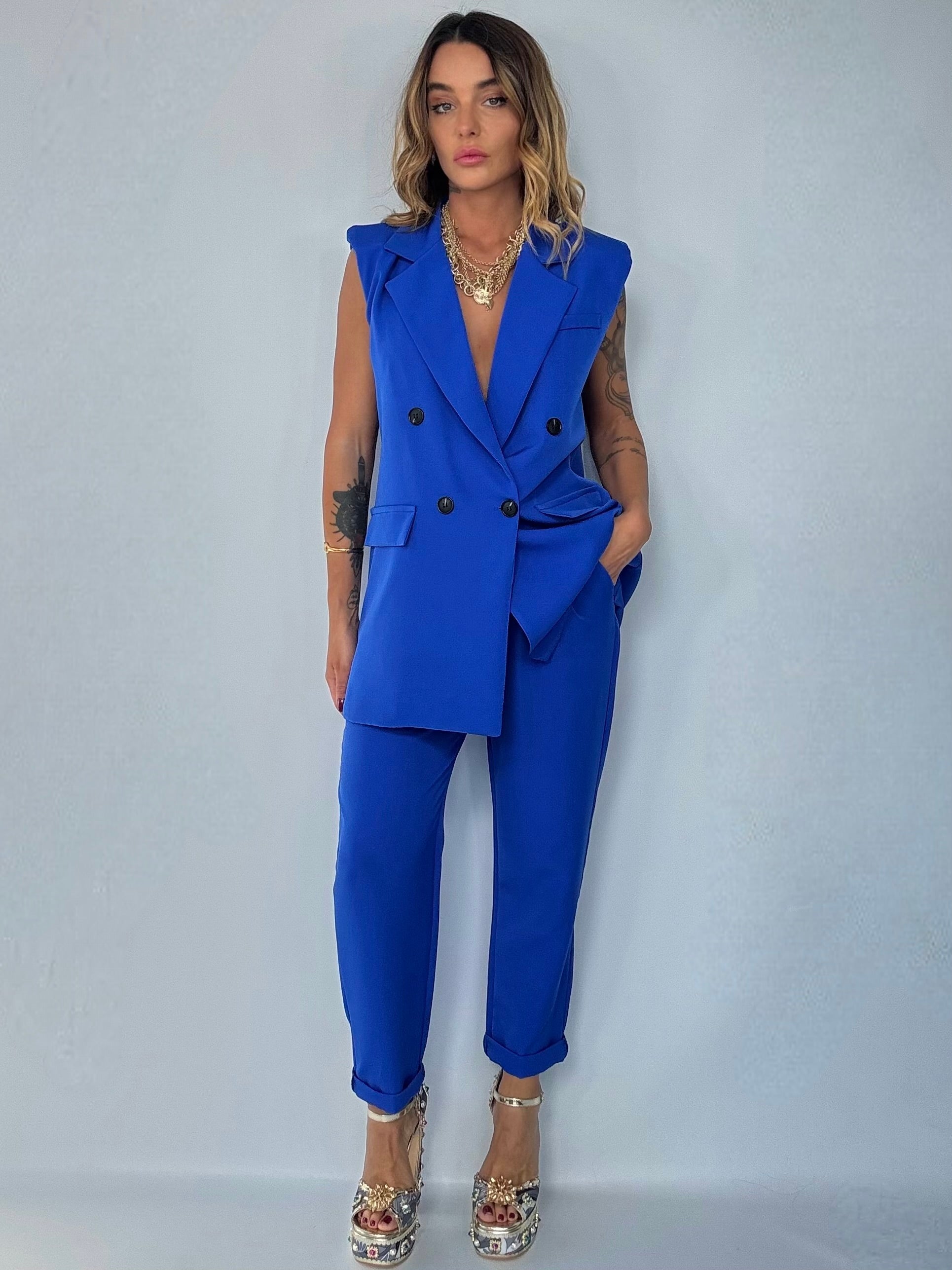 BLUZELLE – Veste Légère et Pantalon Plissé pour une Élégance Sans Effort