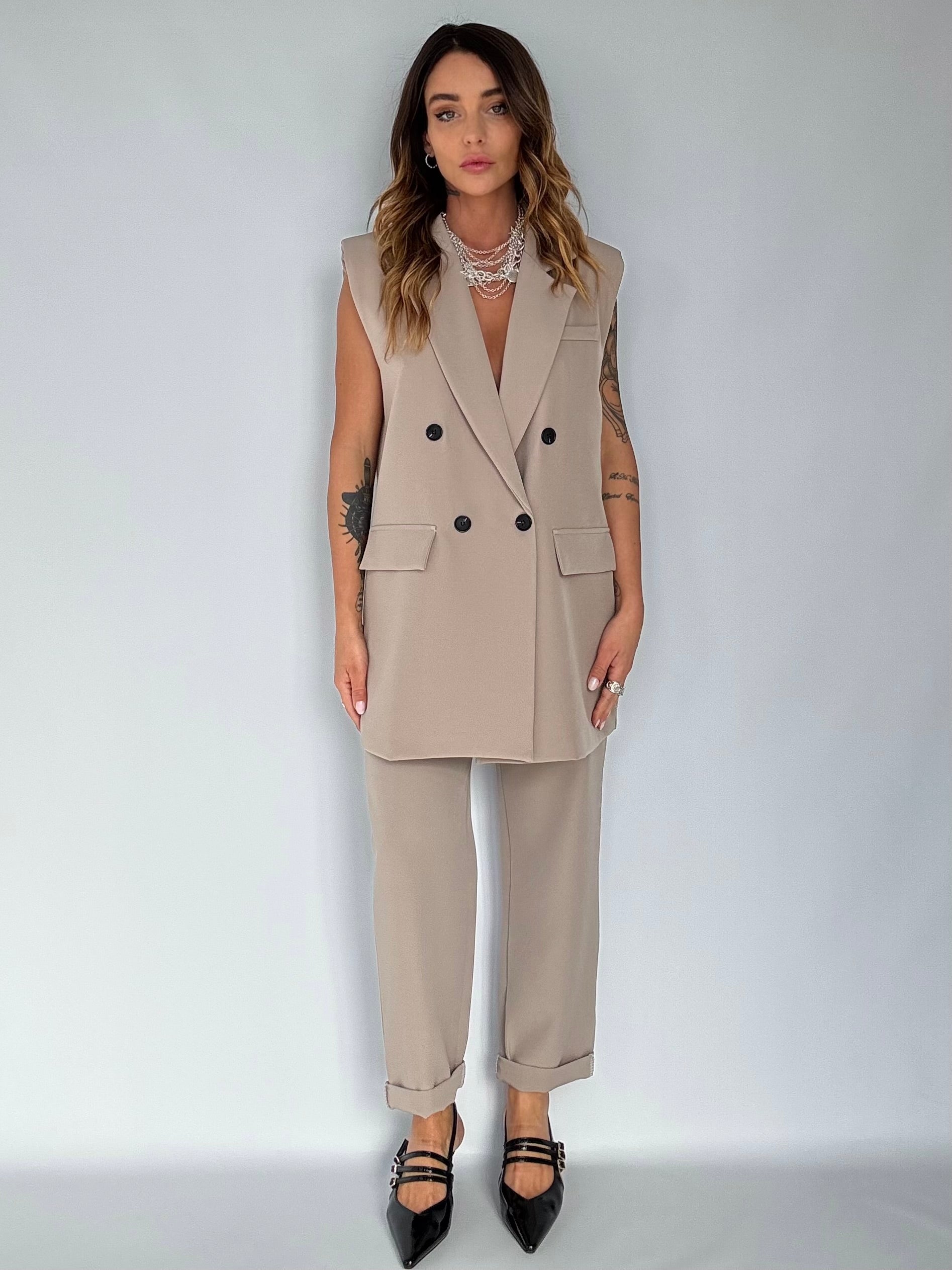 BEIGELLE – Veste Légère et Pantalon Plissé pour une Élégance Sans Effort