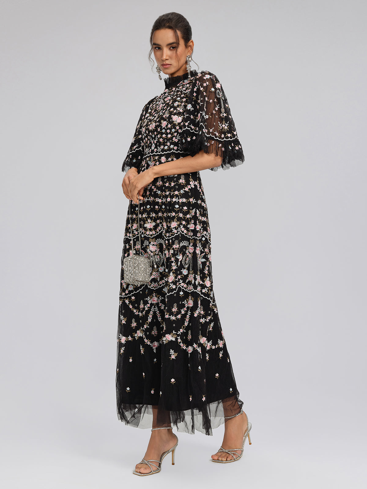 Robe en tulle brodée florale à volants VIOLETTE
