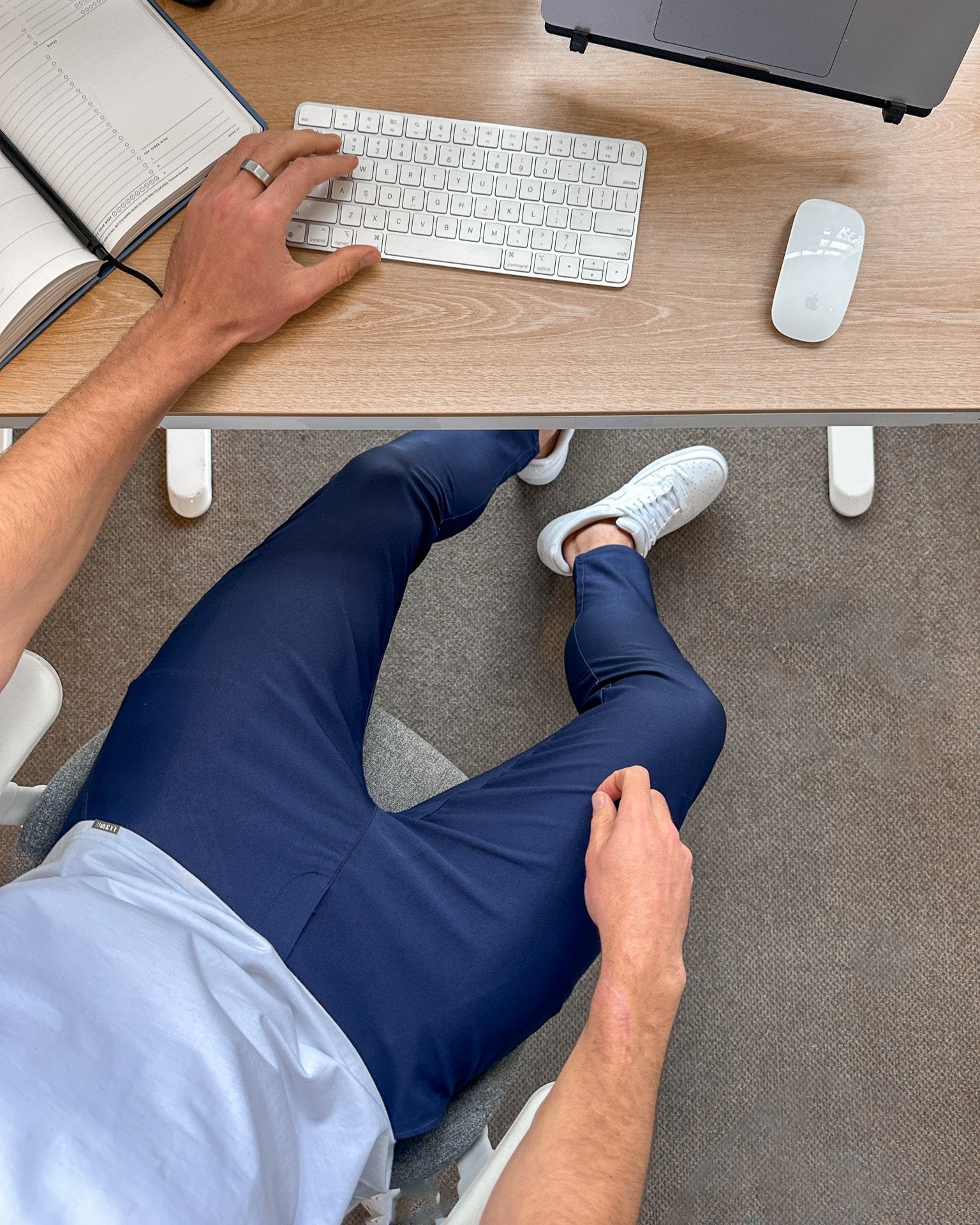 Pantalon chino bleu marine à coupe slim