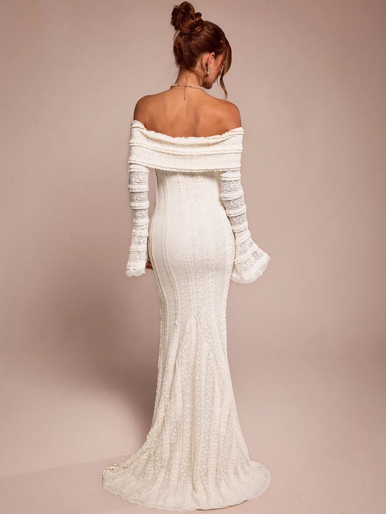 Robe Élégante Épaules Dénudées Ivoren Muze