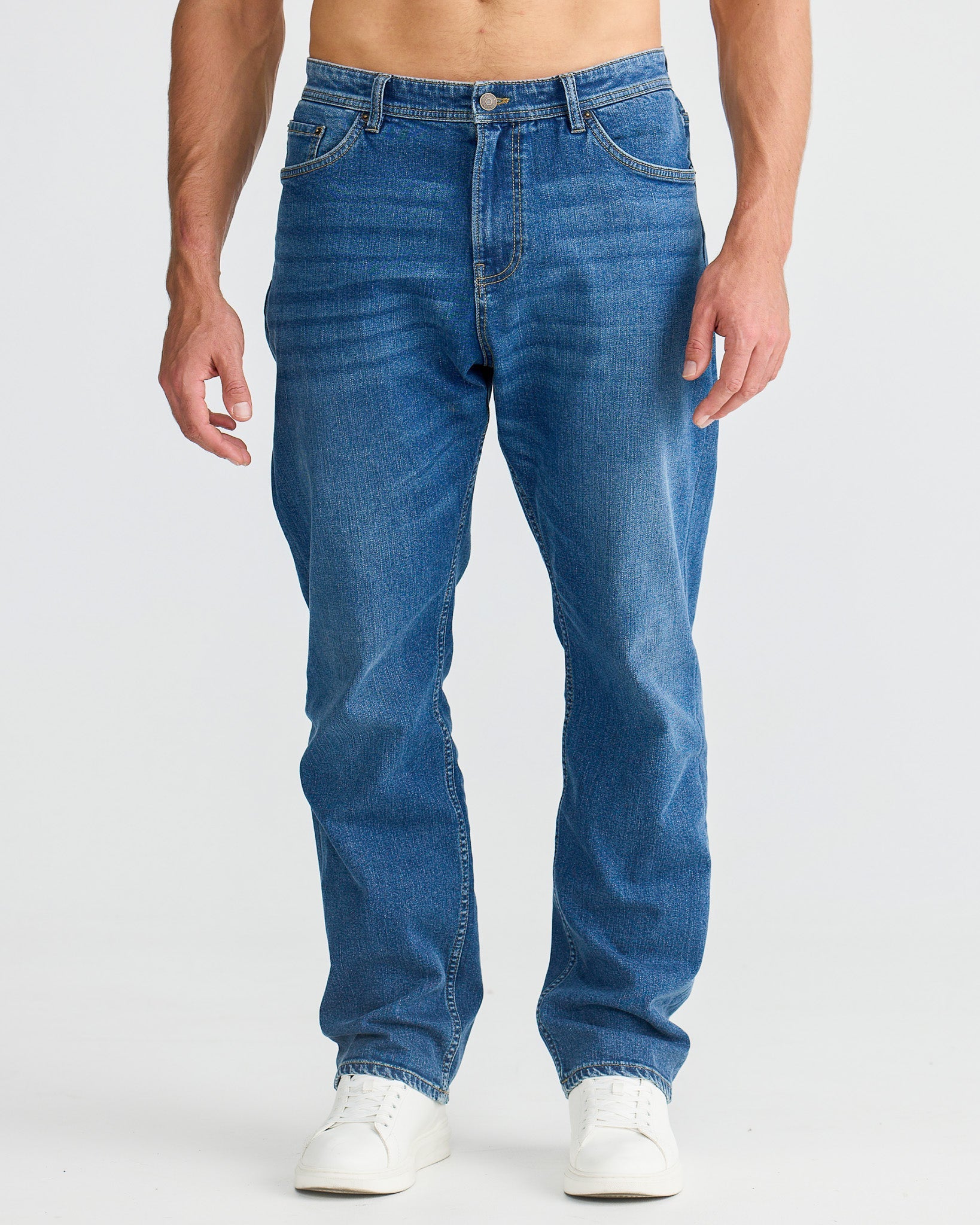 Jeans bleu foncé à coupe décontractée pour le confort au quotidien