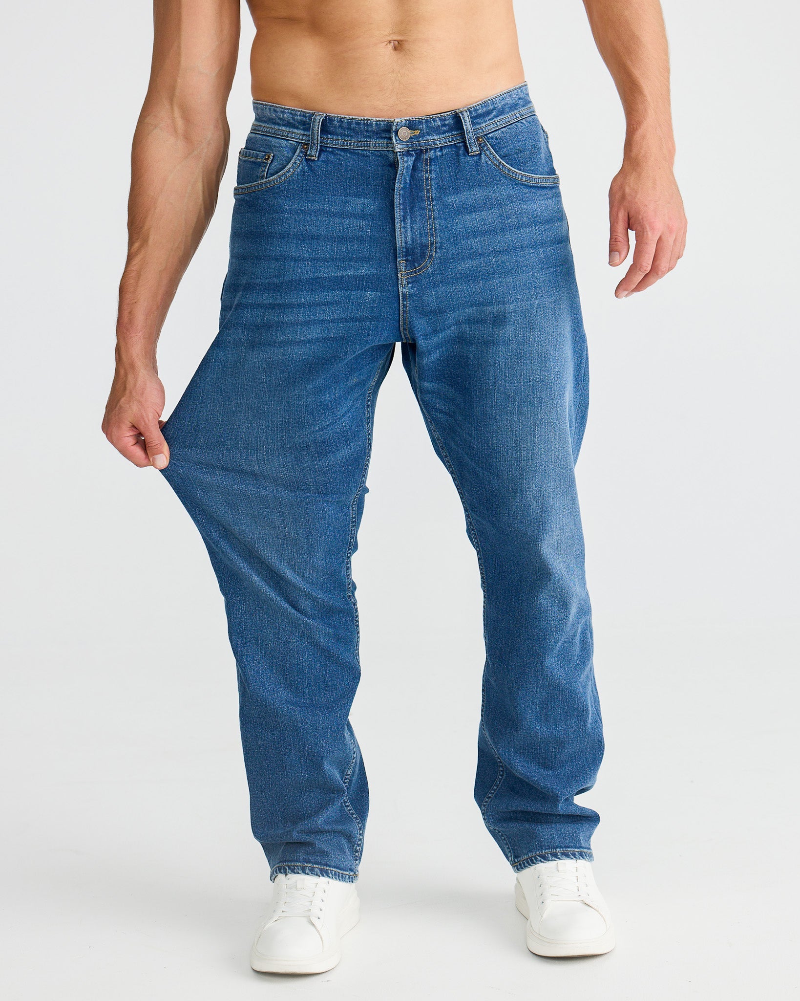 Jeans bleu foncé à coupe décontractée pour le confort au quotidien