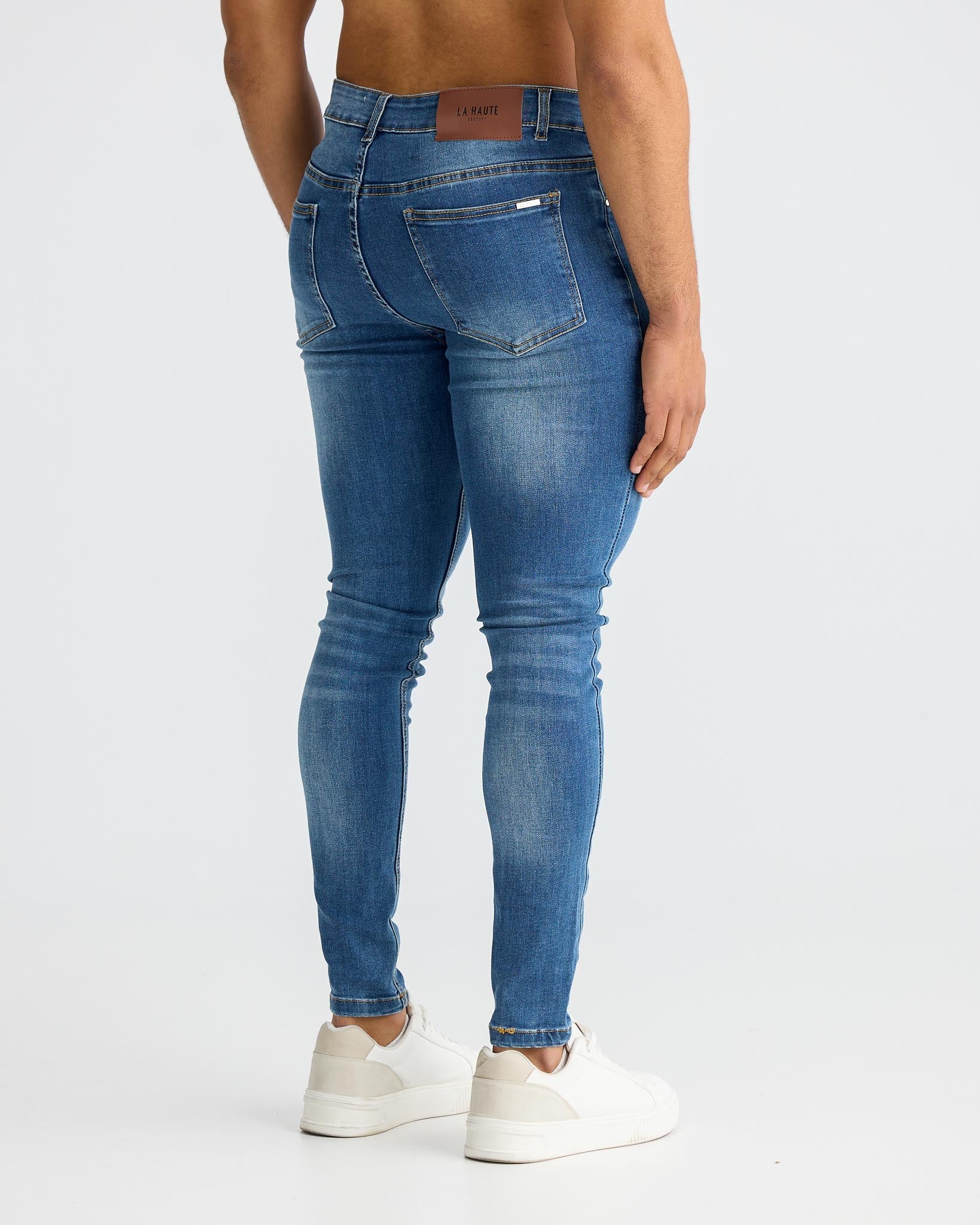 Jean bleu foncé, coupe skinny - Silhouette élégante et moderne