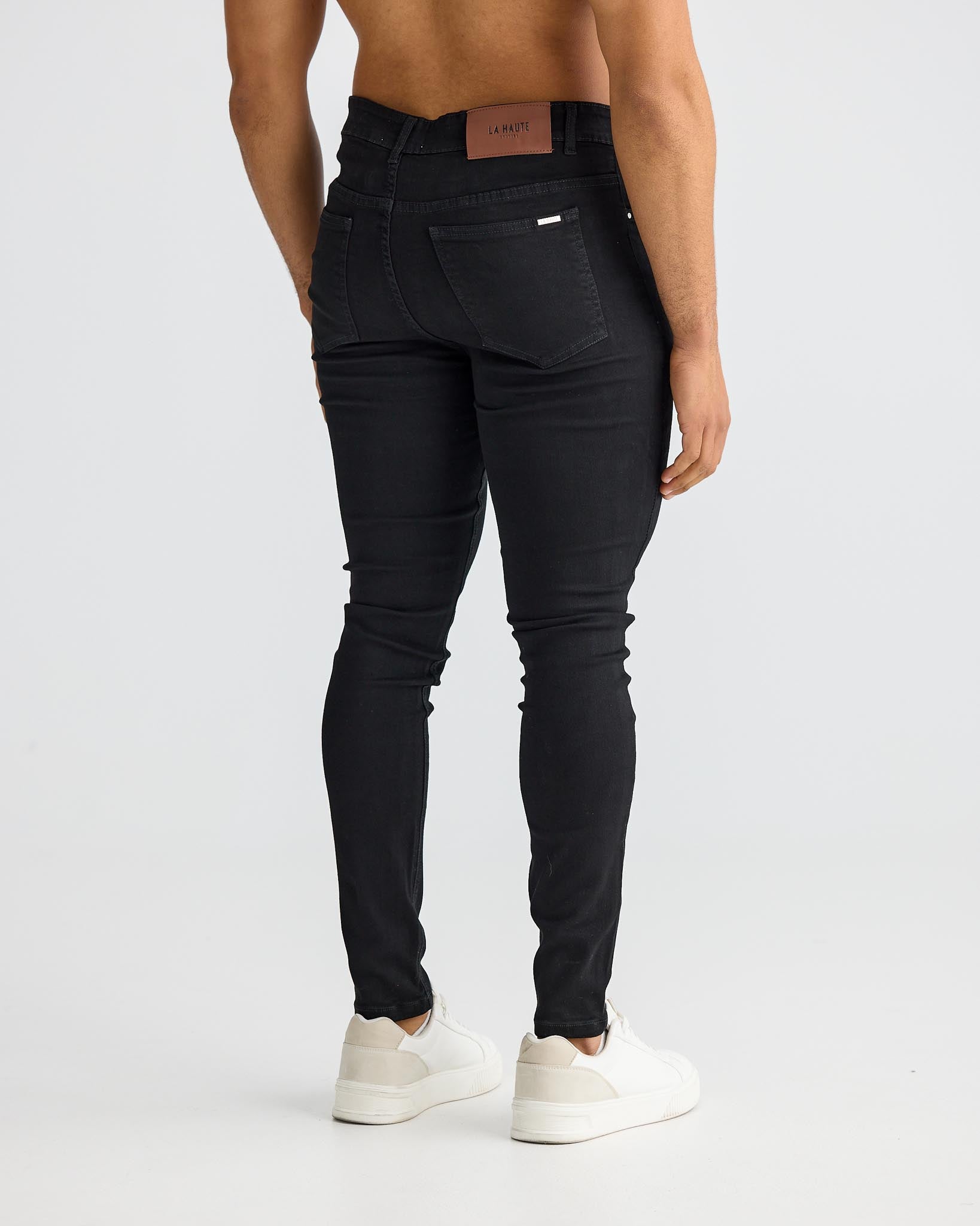 Jeans noirs en spray - Denim élégant et sans effort en quelques secondes