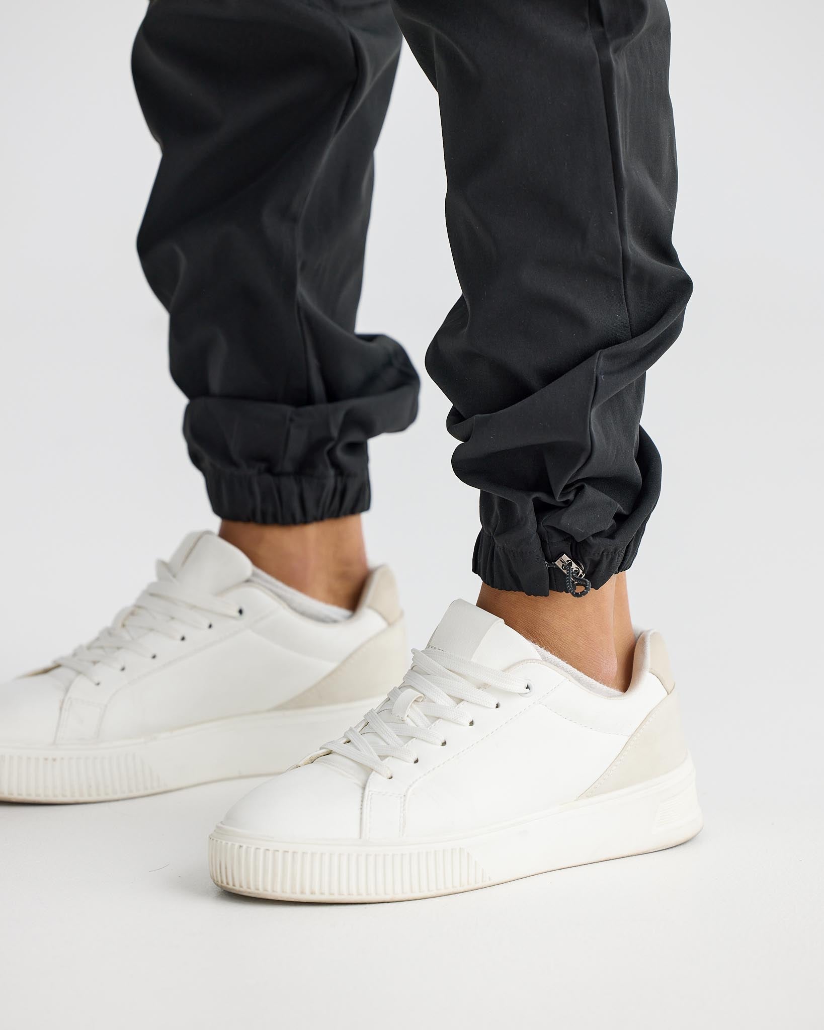 Pantalon cargo noir épuré 2.0