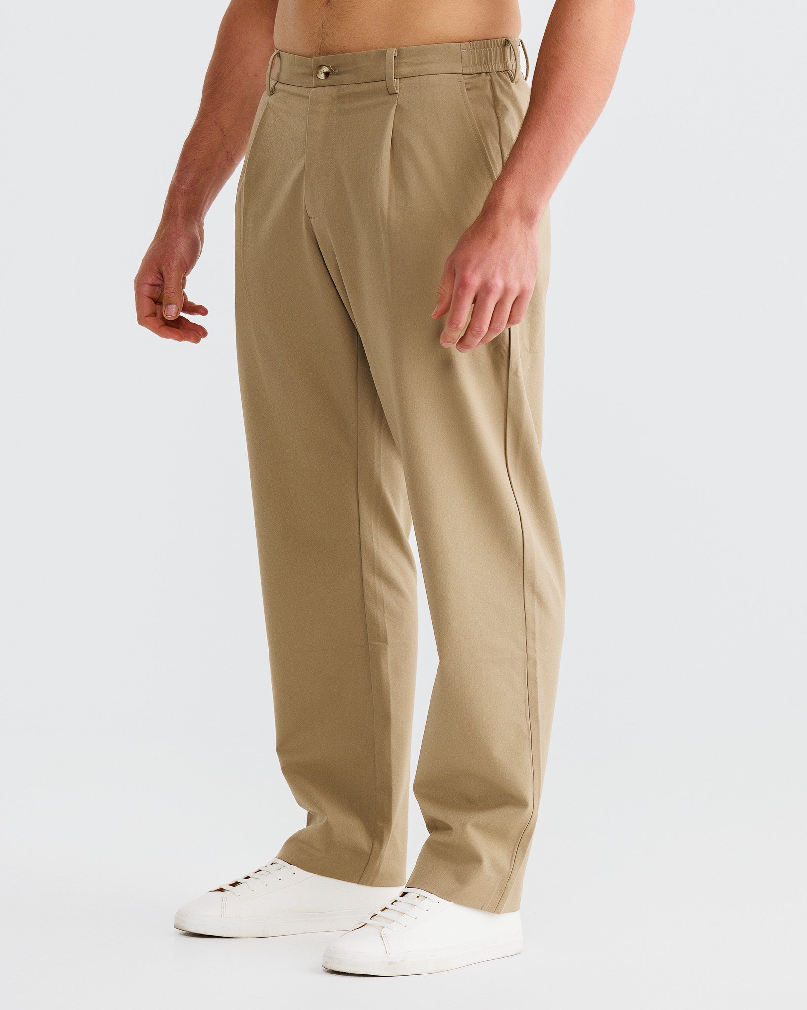 Pantalon ample à plis couleur sable