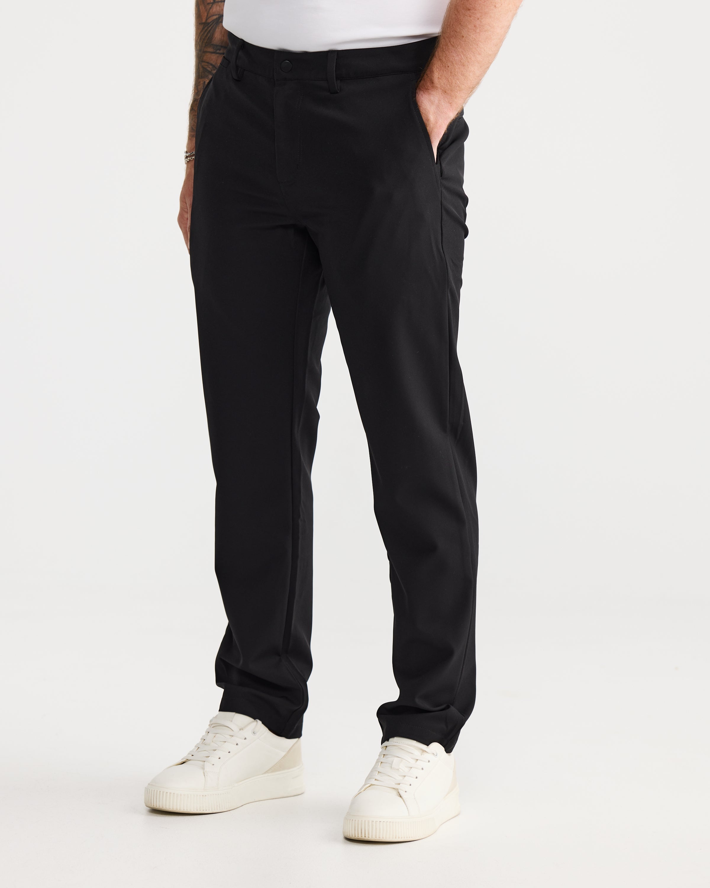 Pantalons de voyage noirs — confortables, durables, essentiels pour le voyage