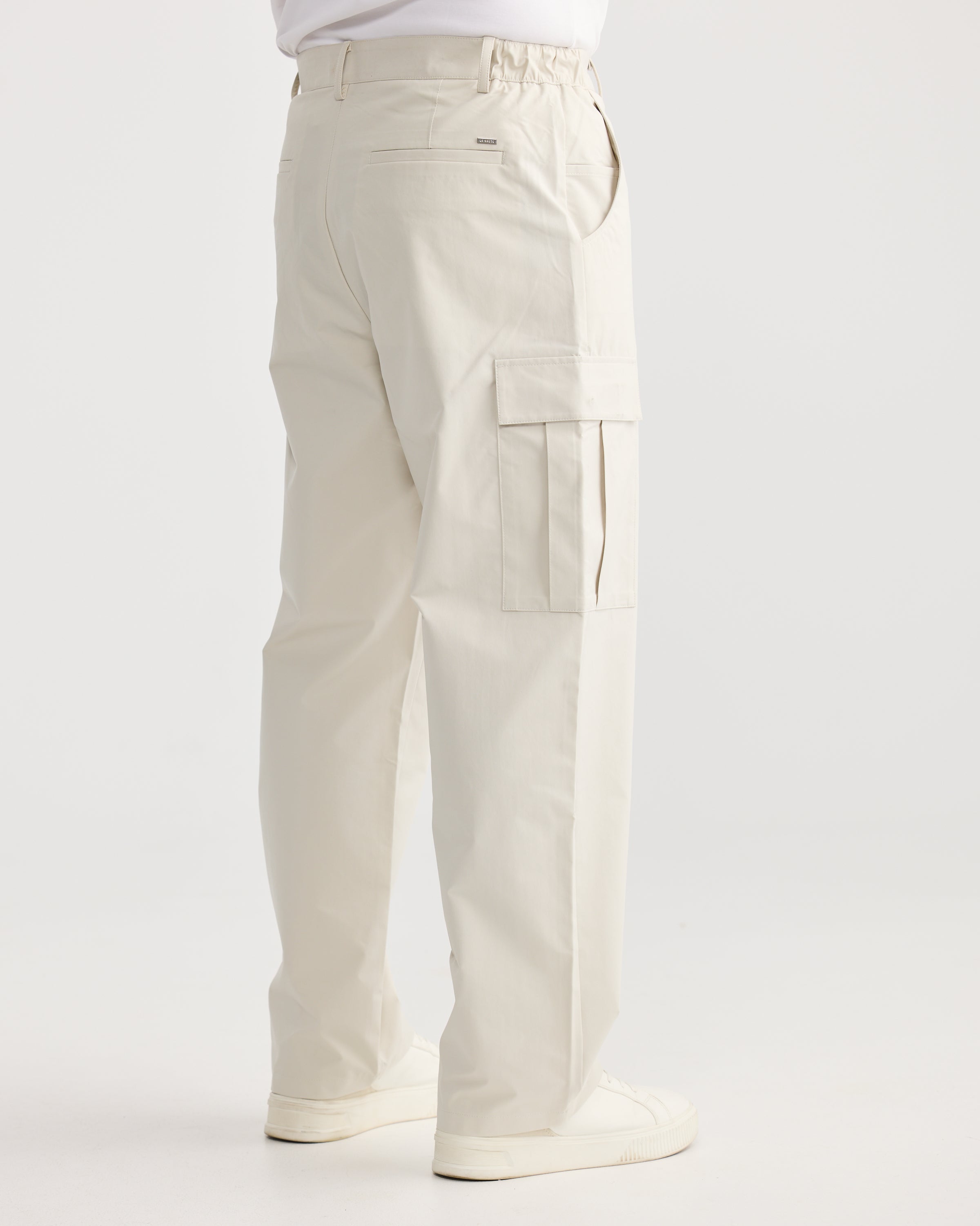 Pantalon cargo couleur crème à coupe ample