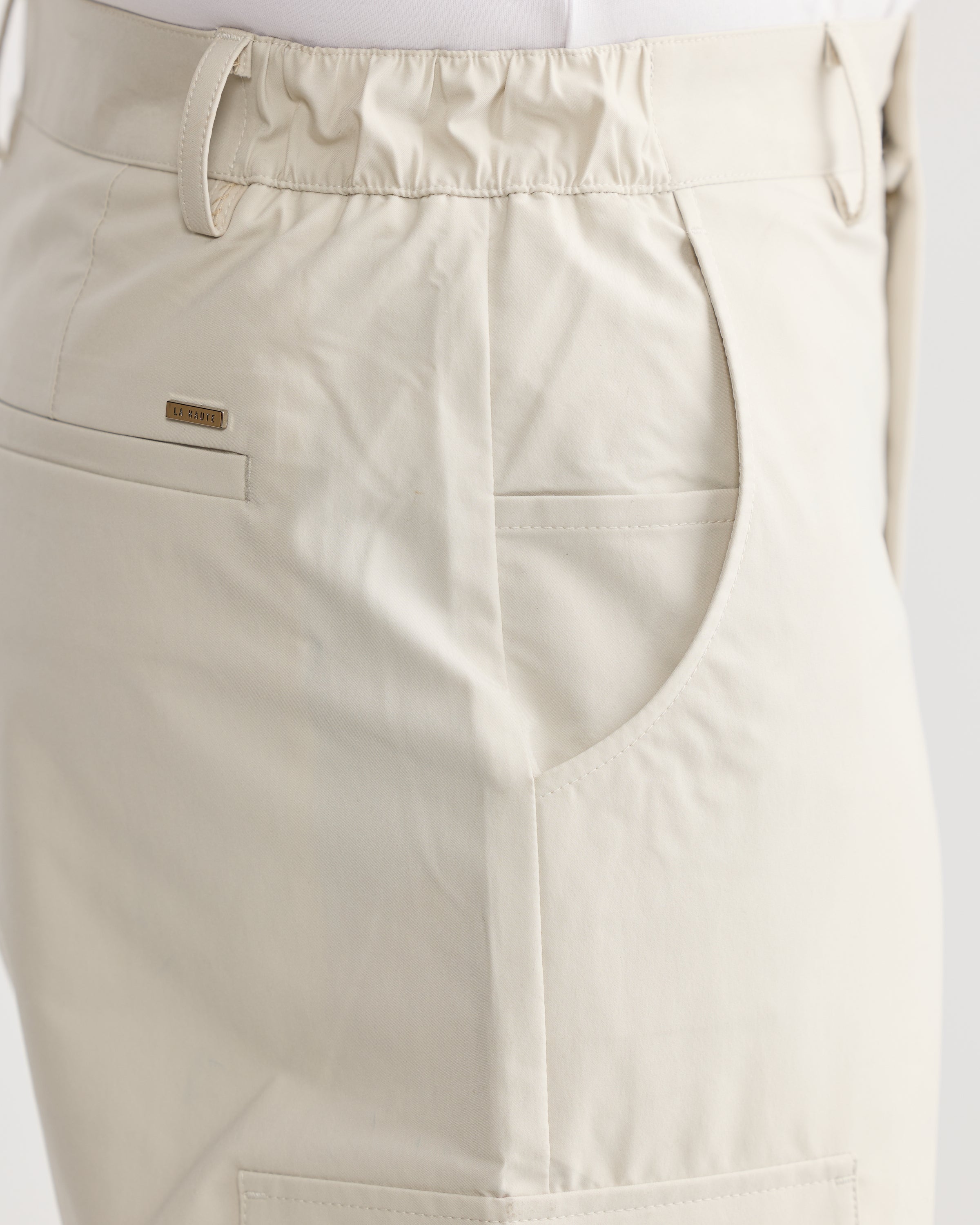 Pantalon cargo couleur crème à coupe ample