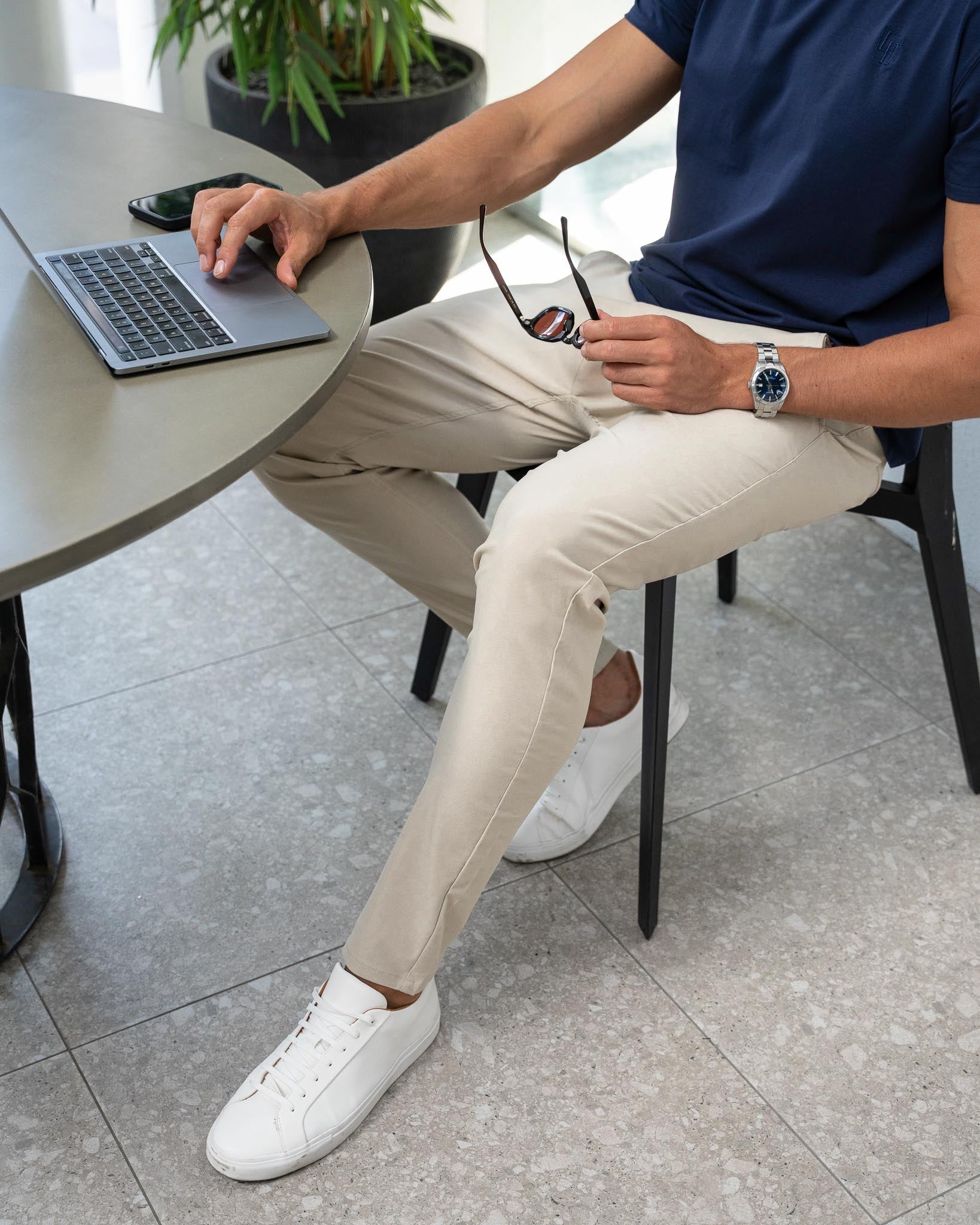 Pantalon chino coupe slim couleur sable
