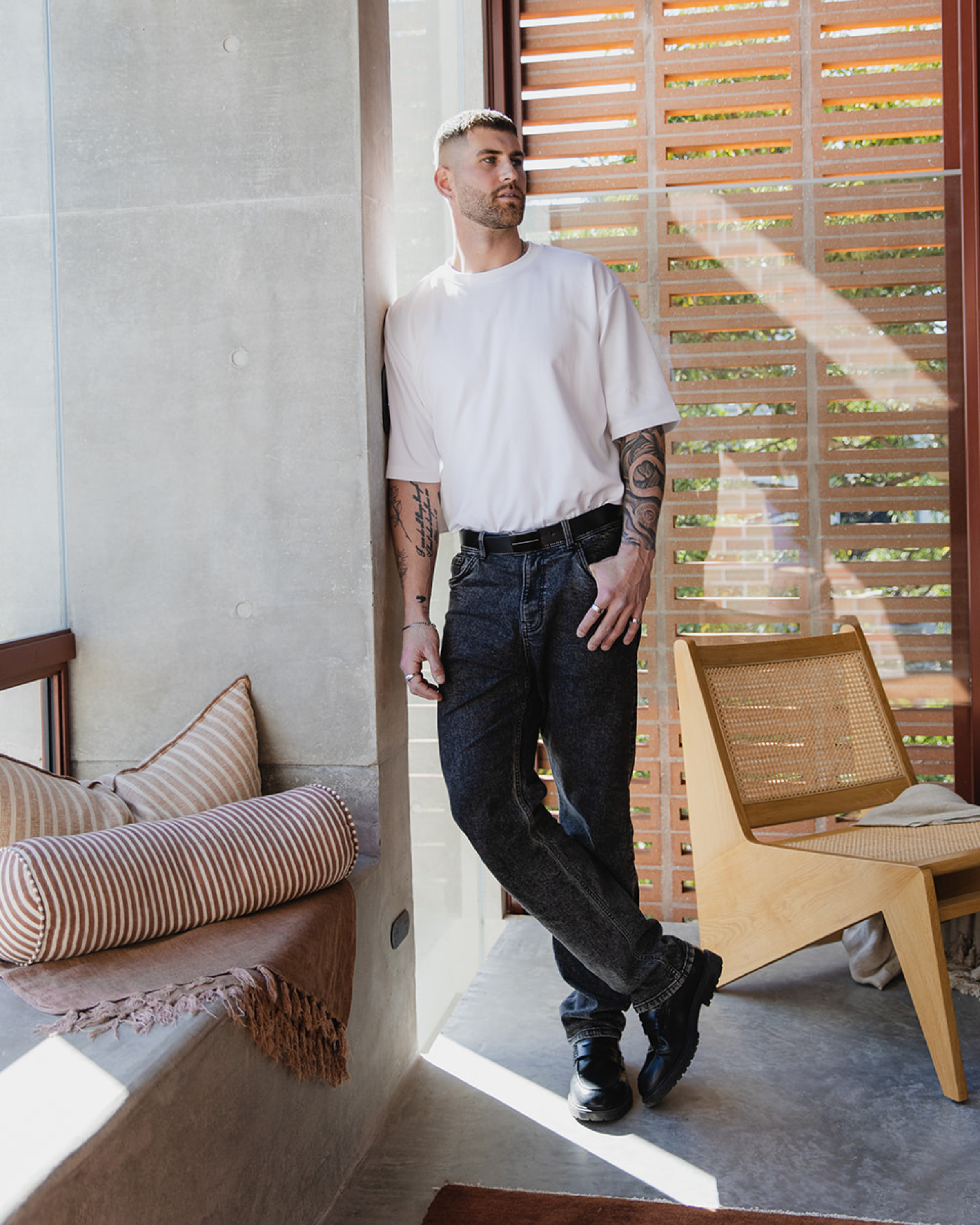 Jeans en denim gris lavé à coupe décontractée