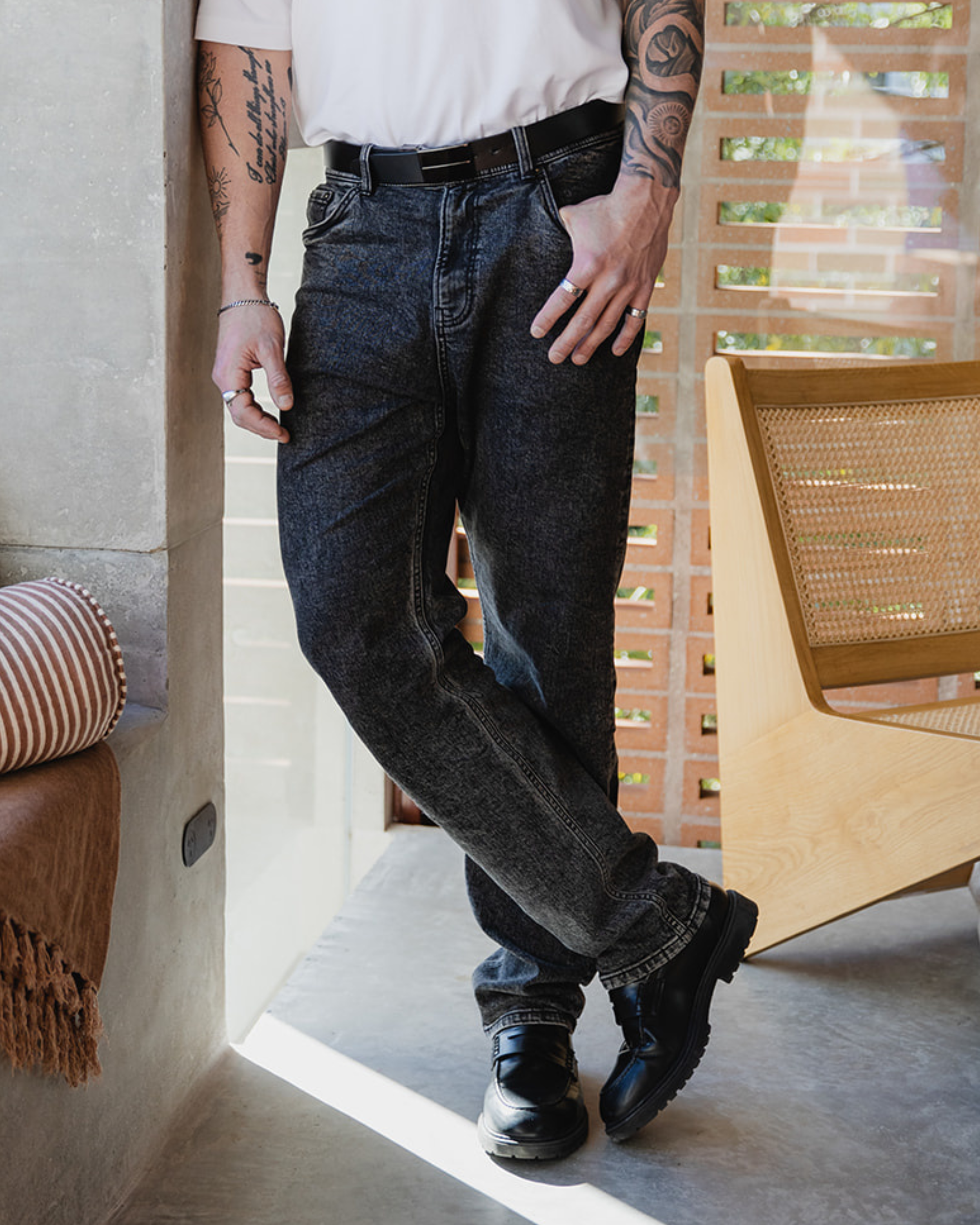 Jeans en denim gris lavé à coupe décontractée