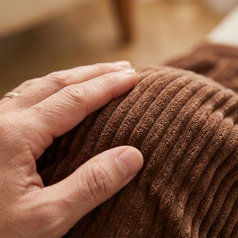 Pantalon en velours côtelé coupe ample ZELLE