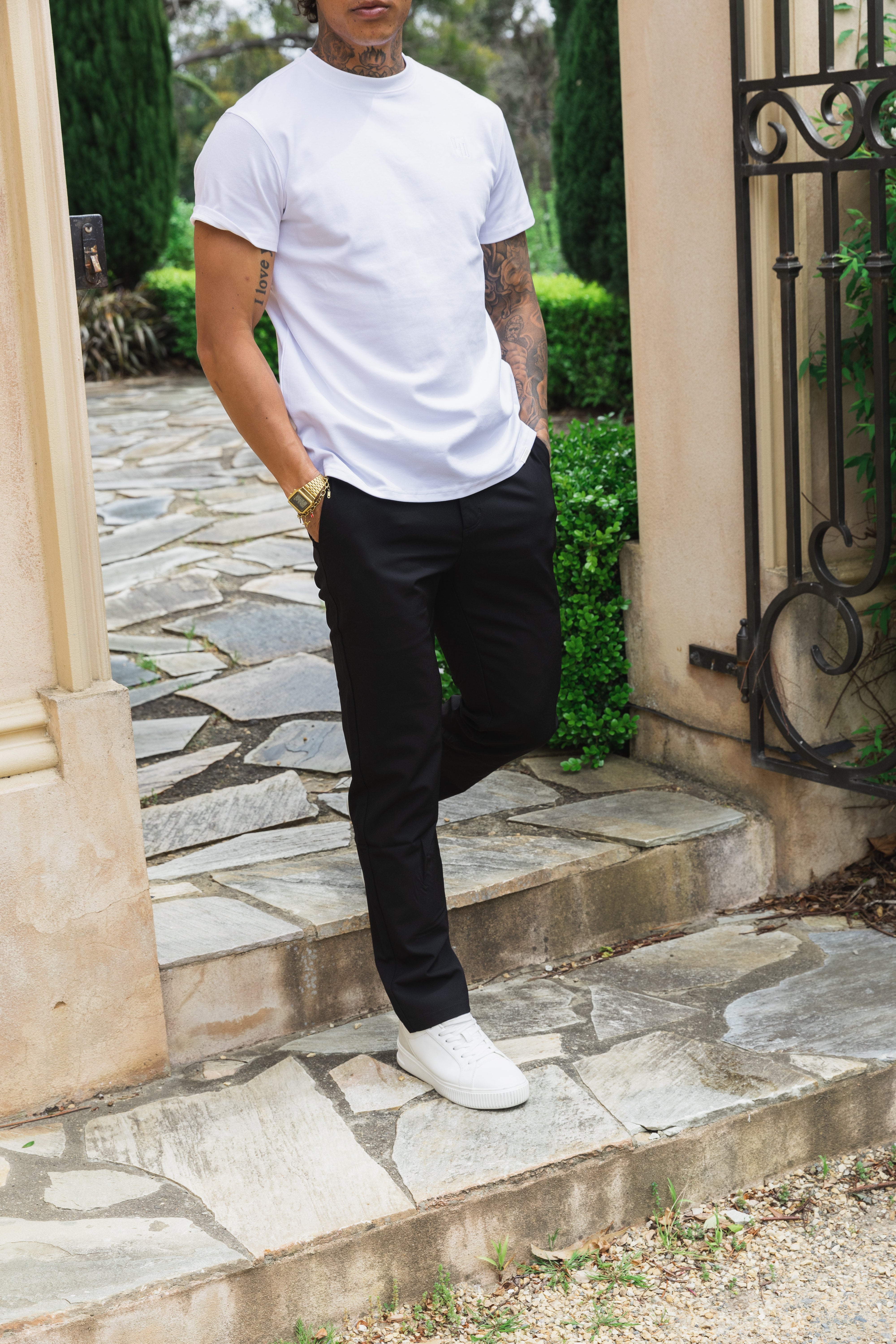 Pantalons de voyage noirs — confortables, durables, essentiels pour le voyage