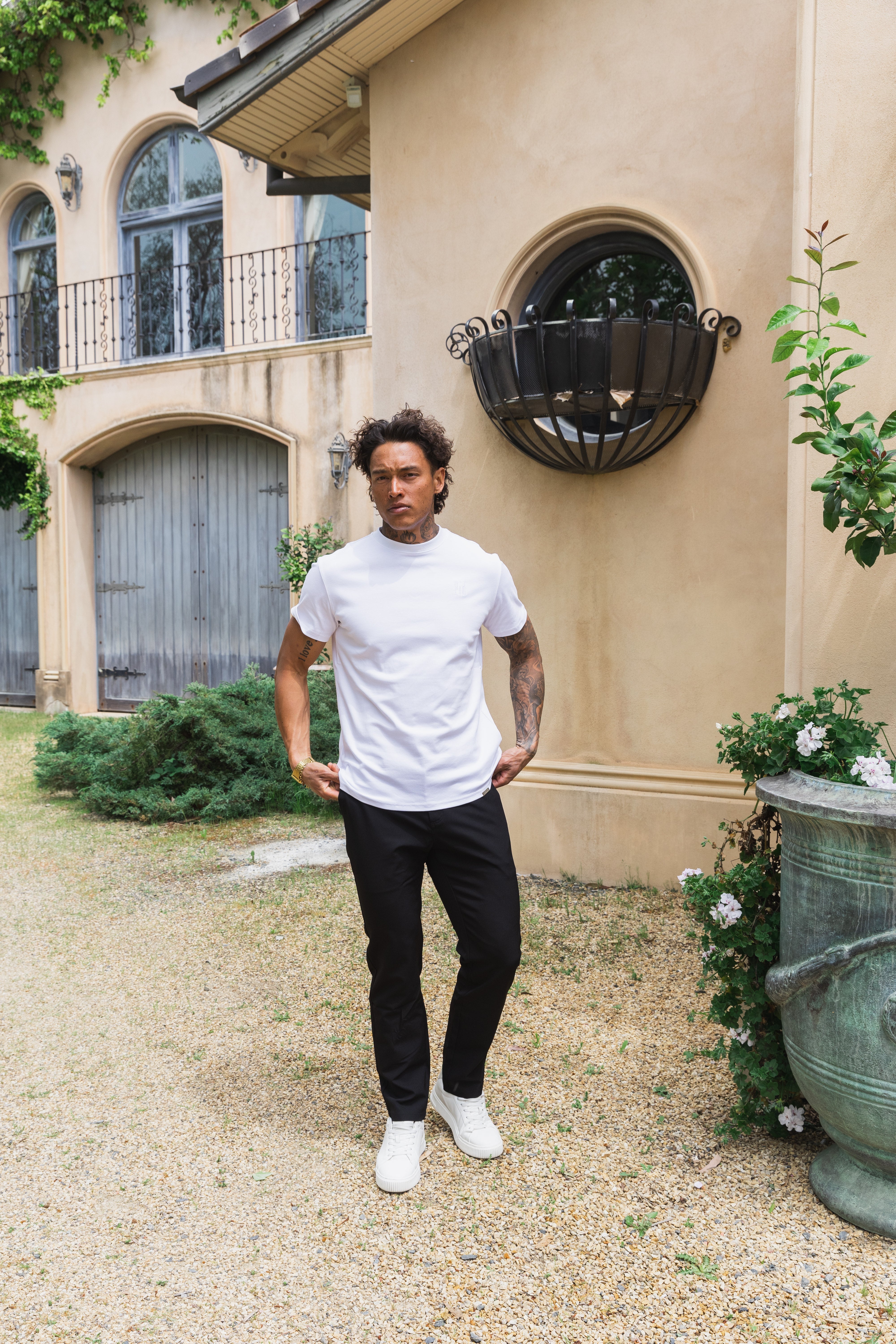 Pantalons de voyage noirs — confortables, durables, essentiels pour le voyage