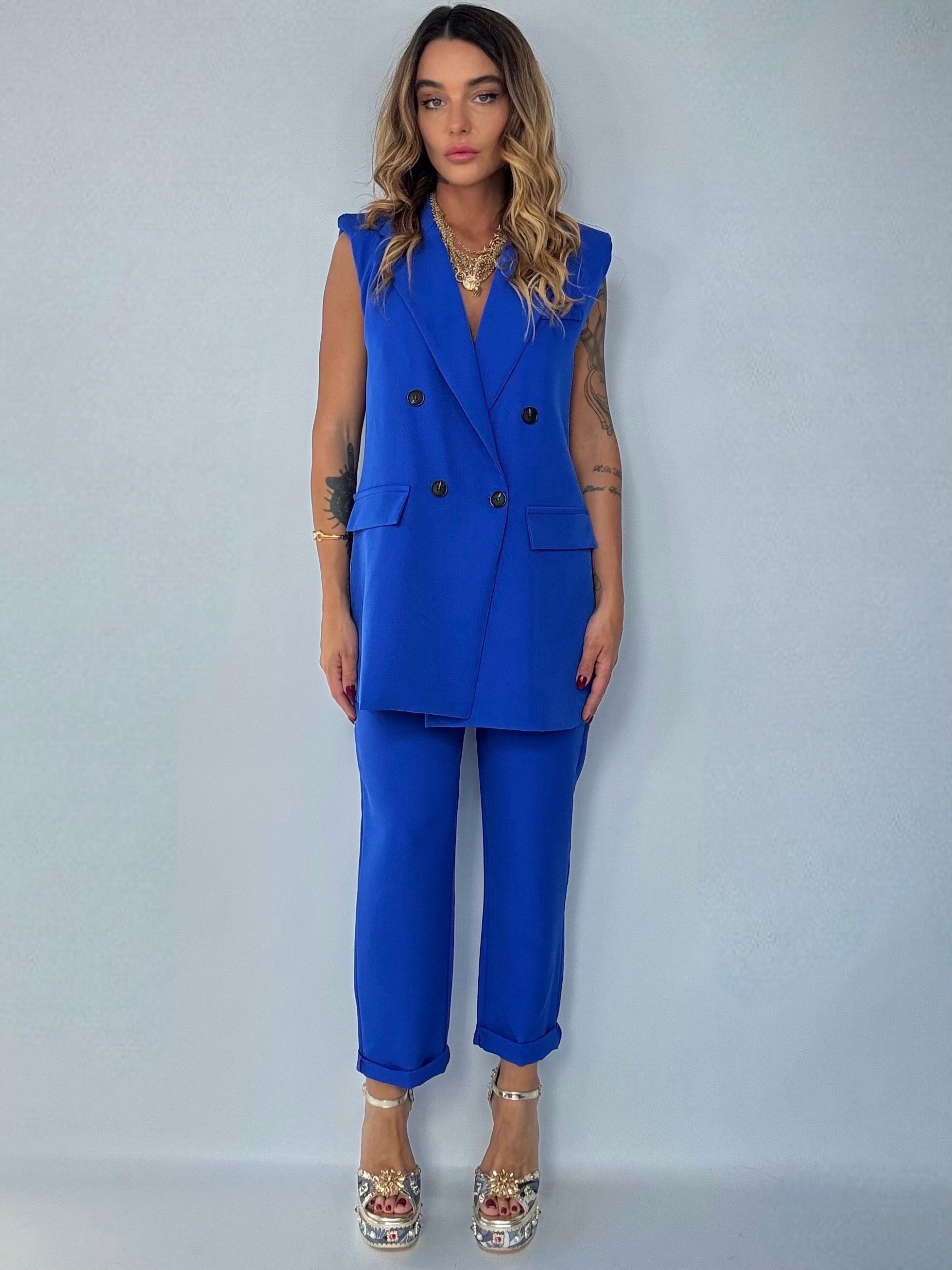 BLUZELLE – Veste Légère et Pantalon Plissé pour une Élégance Sans Effort