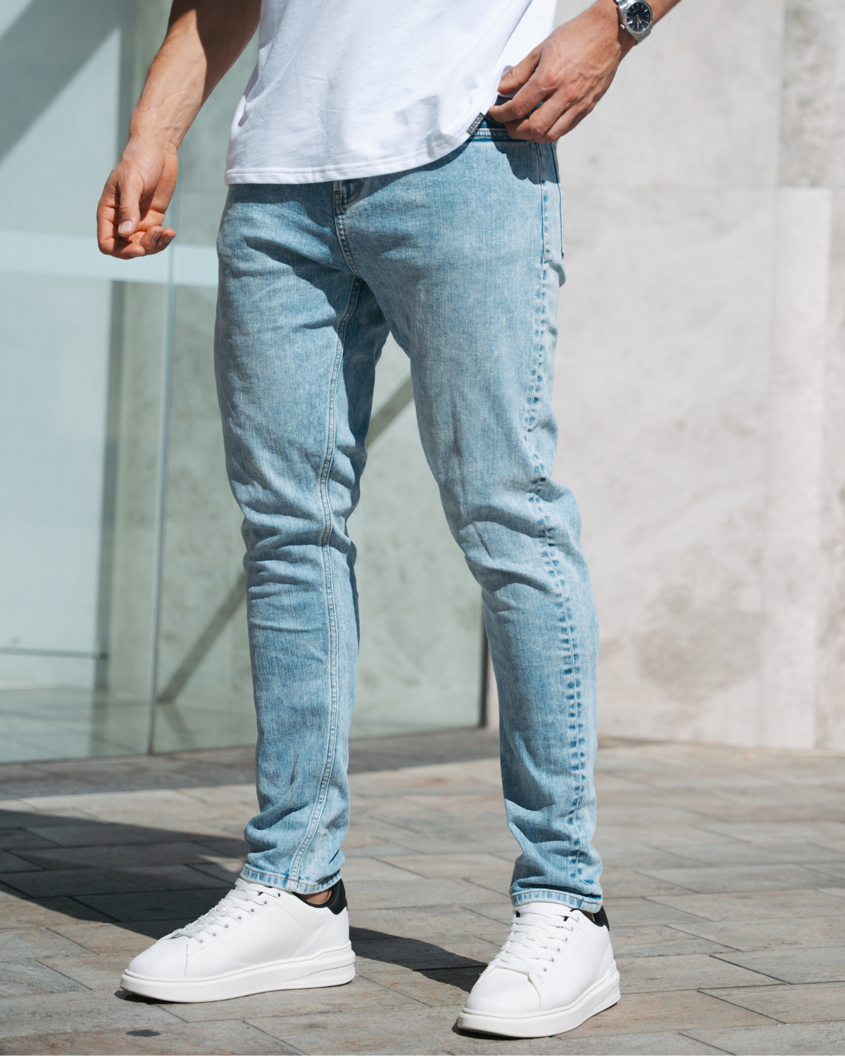 Jean à coupe slim bleu vintage intemporel