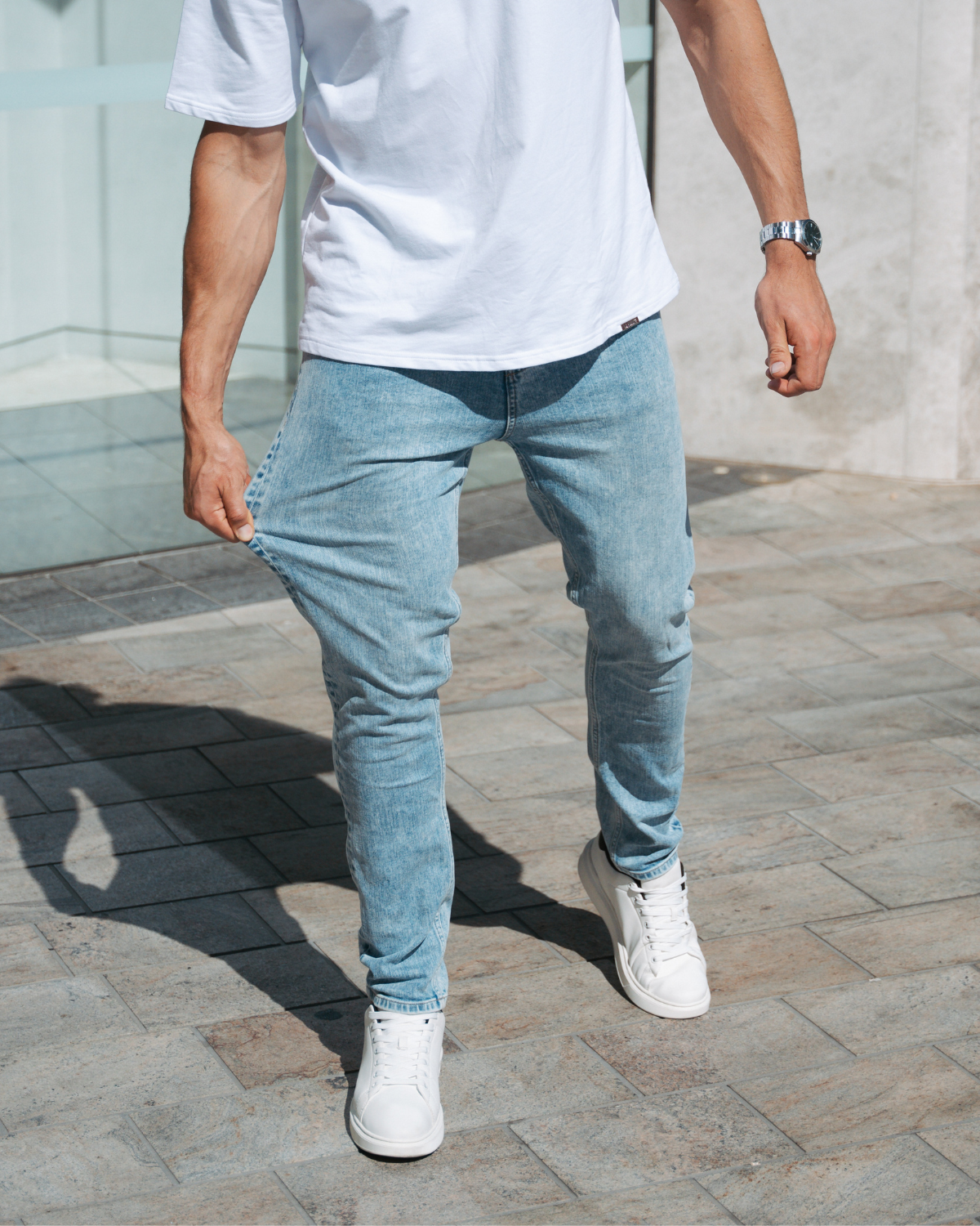 Jean à coupe slim bleu vintage intemporel