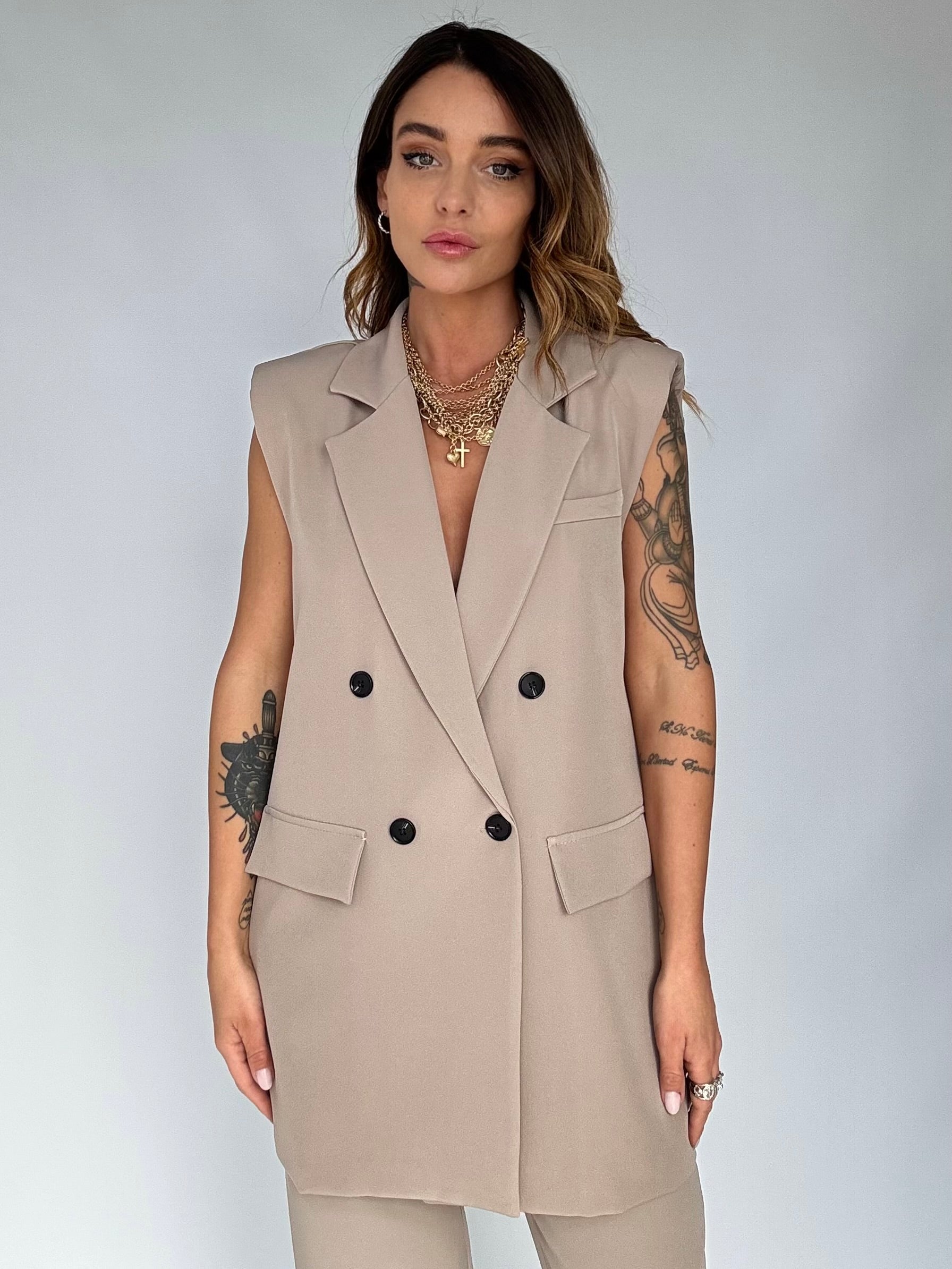 BEIGELLE – Veste Légère et Pantalon Plissé pour une Élégance Sans Effort