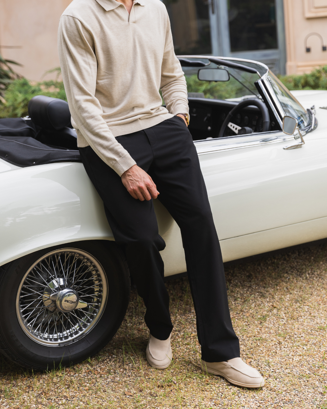 Pantalon noir plissé à jambes larges