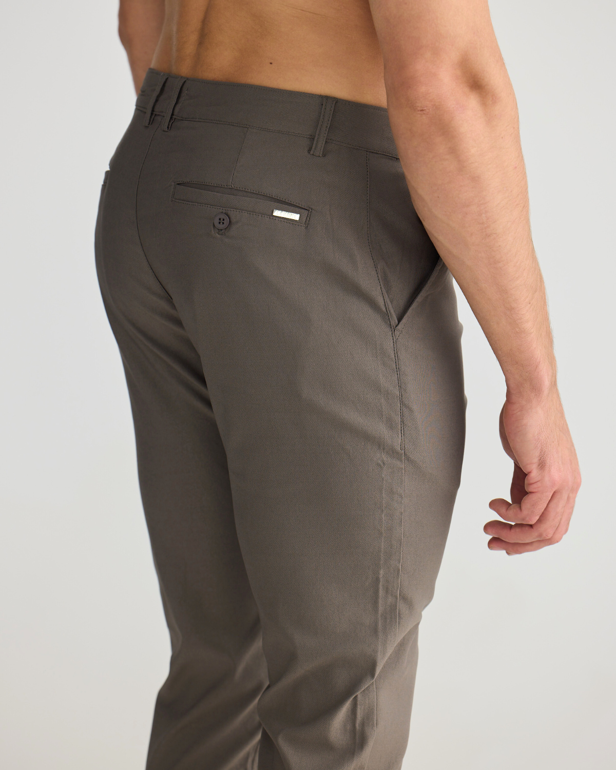 Chinos taupe à coupe slim