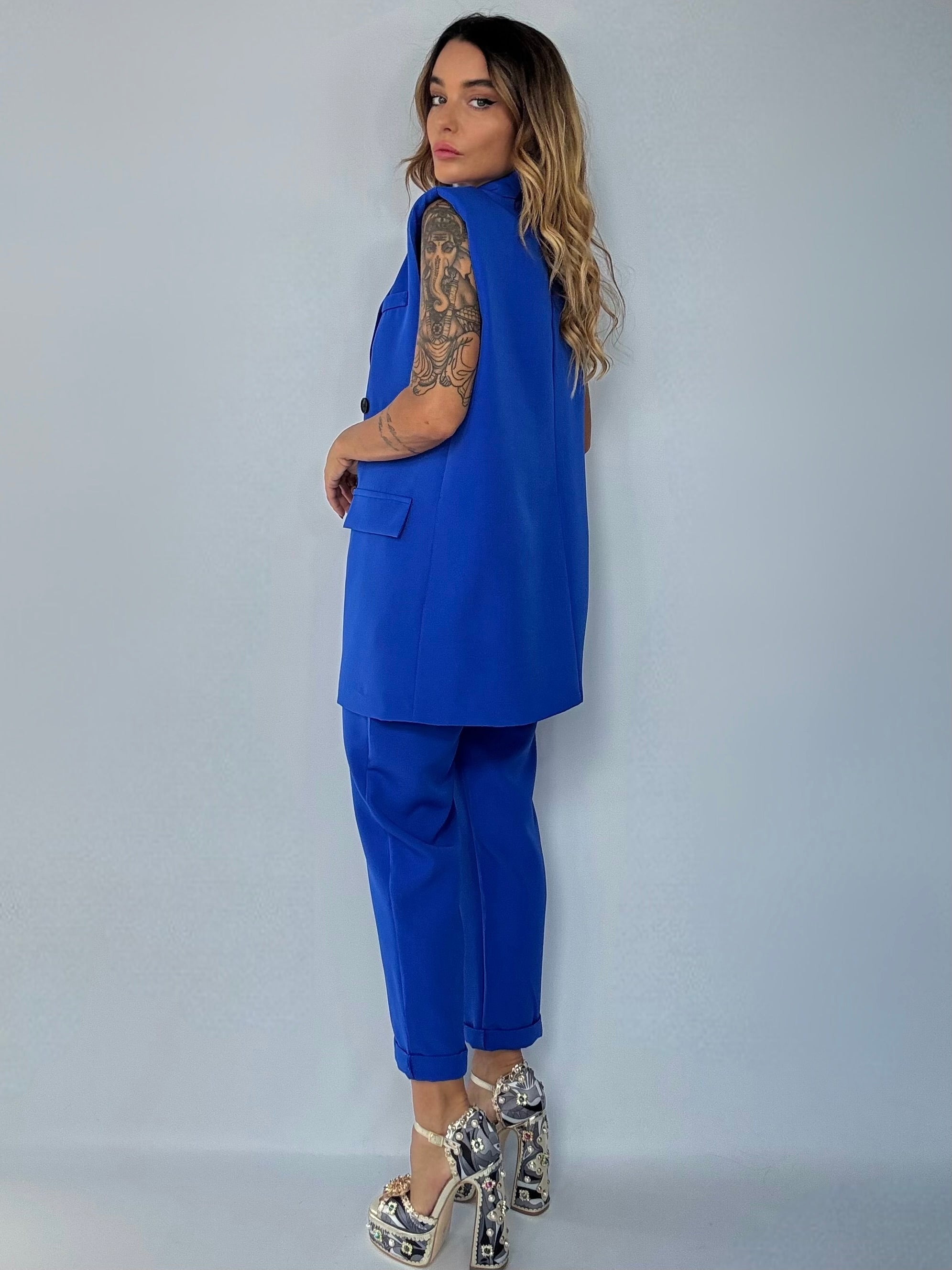 BLUZELLE – Veste Légère et Pantalon Plissé pour une Élégance Sans Effort