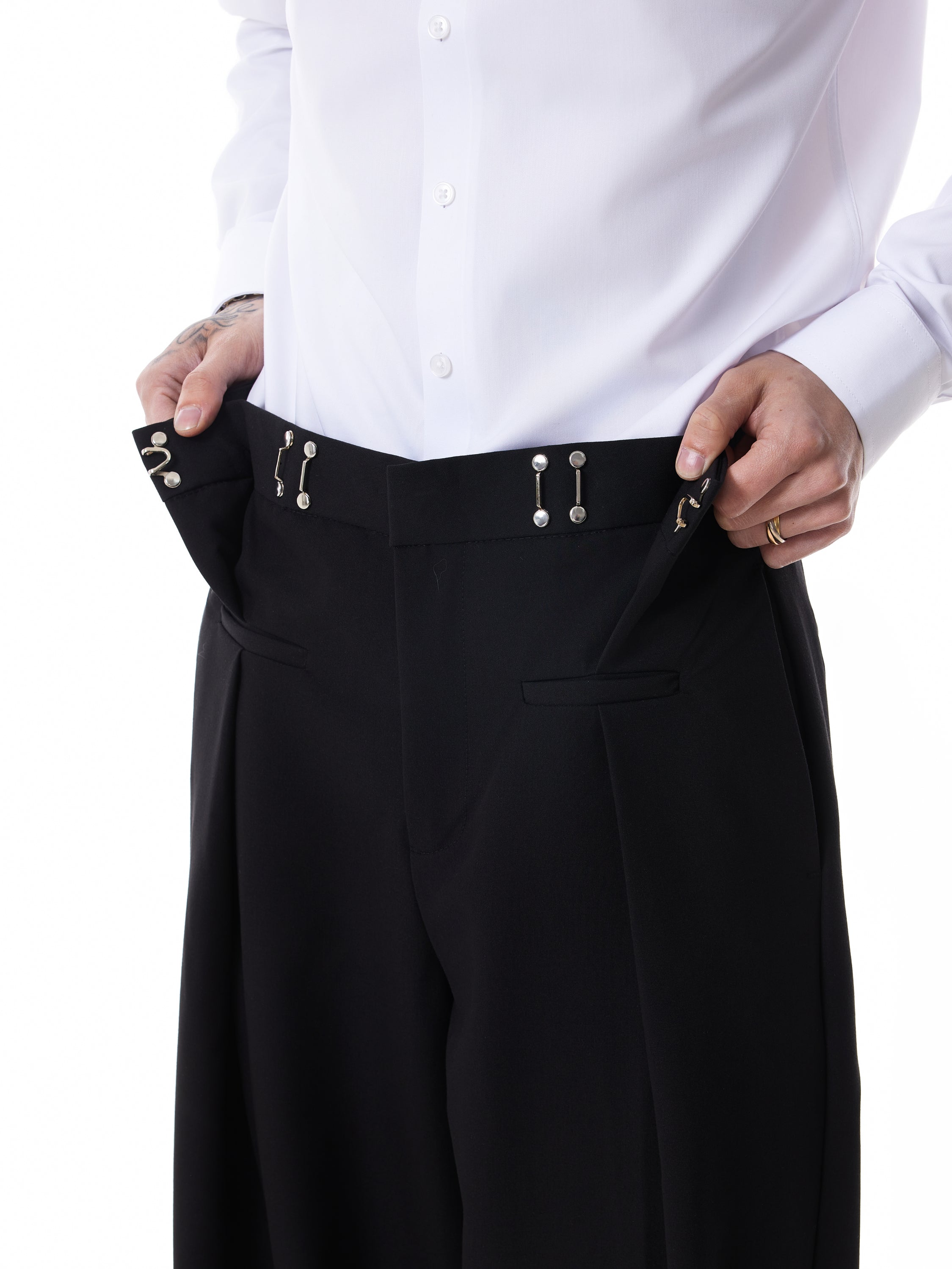 Pantalon plissé ELRON à taille ajustable avec crochet