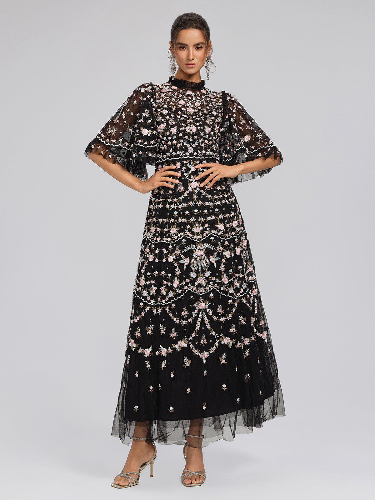 Robe en tulle brodée florale à volants VIOLETTE