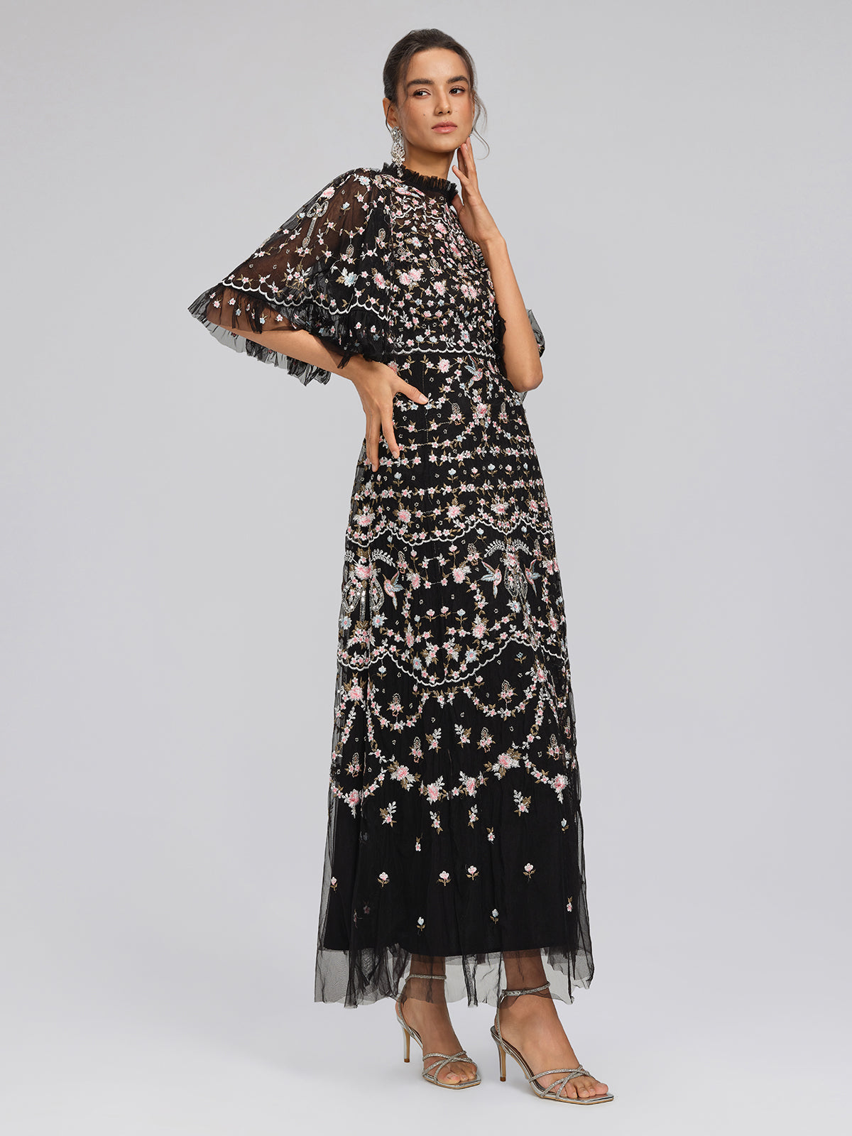 Robe en tulle brodée florale à volants VIOLETTE