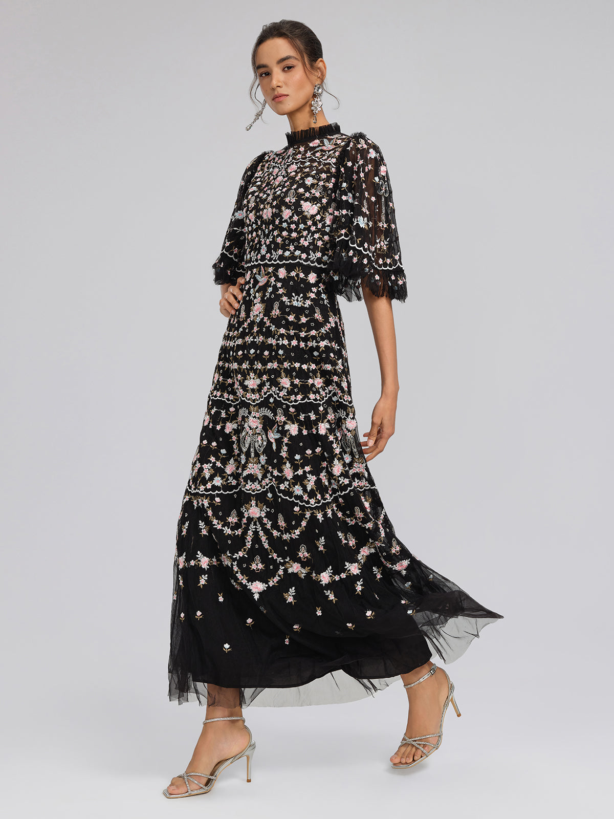 Robe en tulle brodée florale à volants VIOLETTE