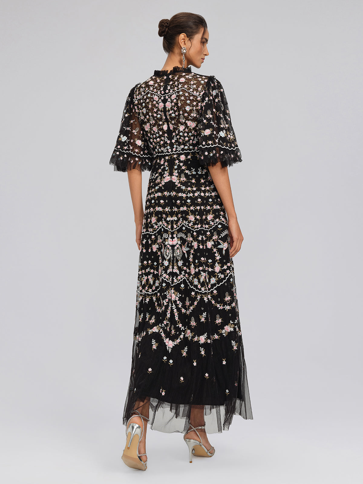 Robe en tulle brodée florale à volants VIOLETTE