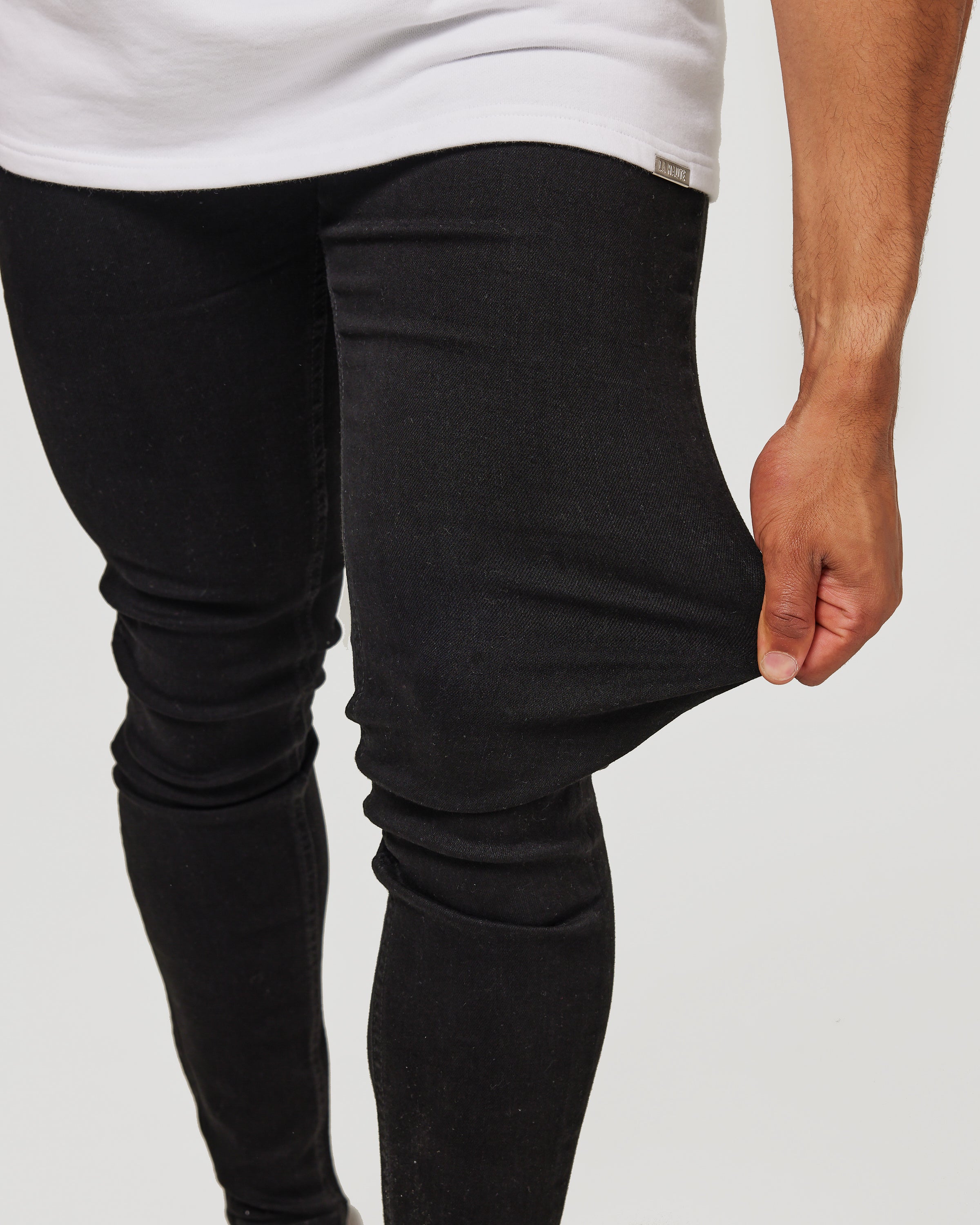 Jeans noirs en spray - Denim élégant et sans effort en quelques secondes