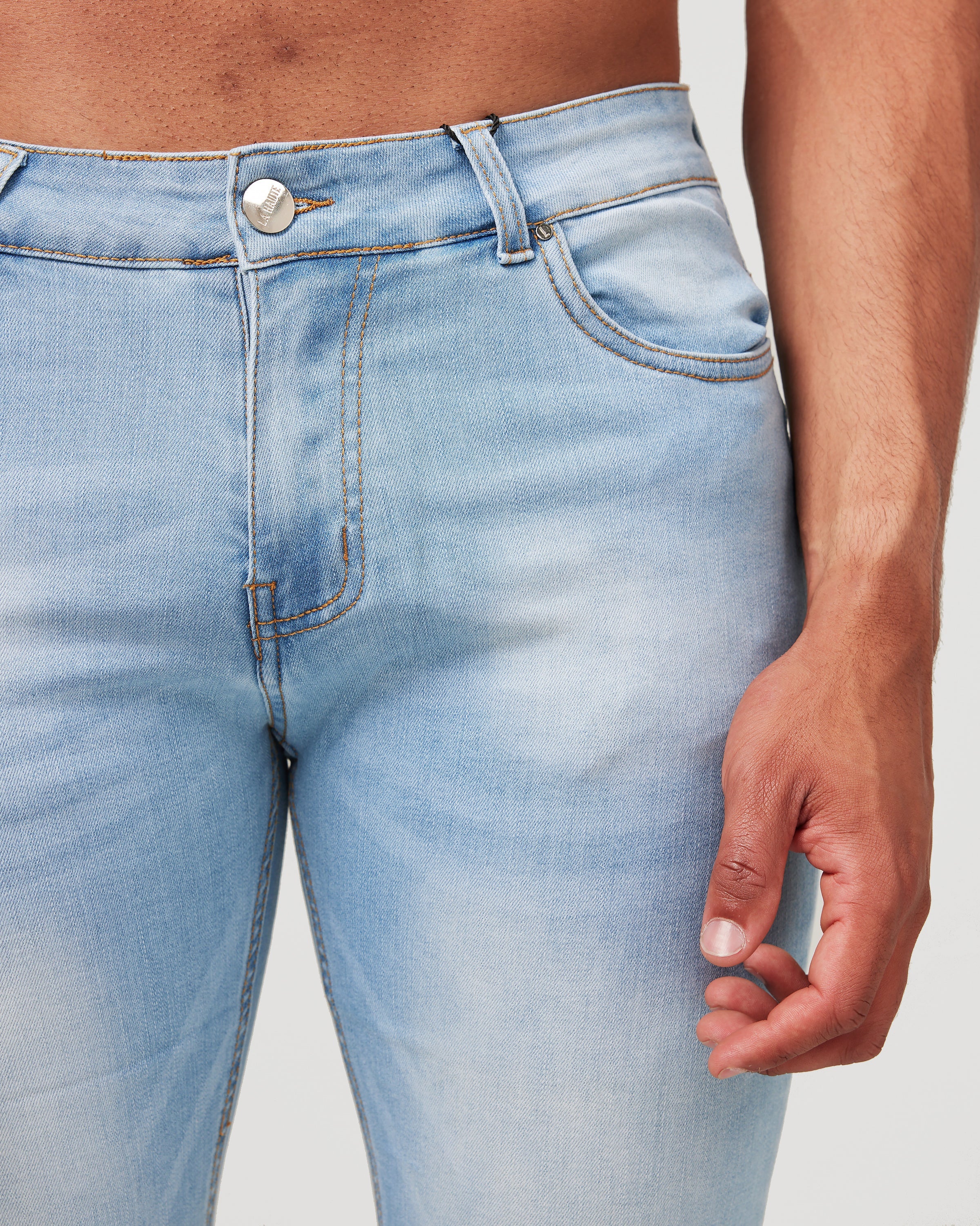 Shorts en jean bleu clair - décontracté sans effort, indispensable au quotidien