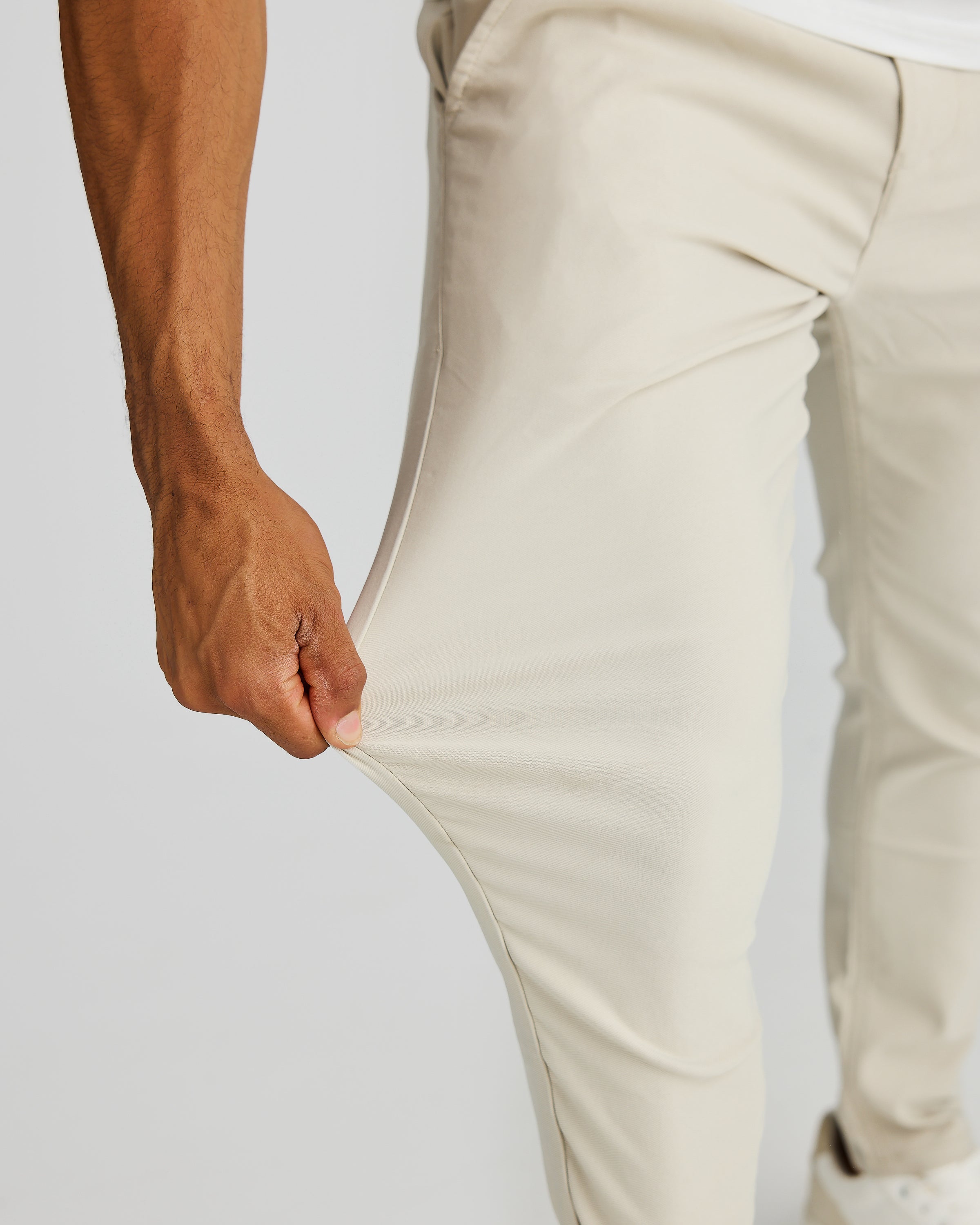 Pantalon chino coupe slim couleur sable