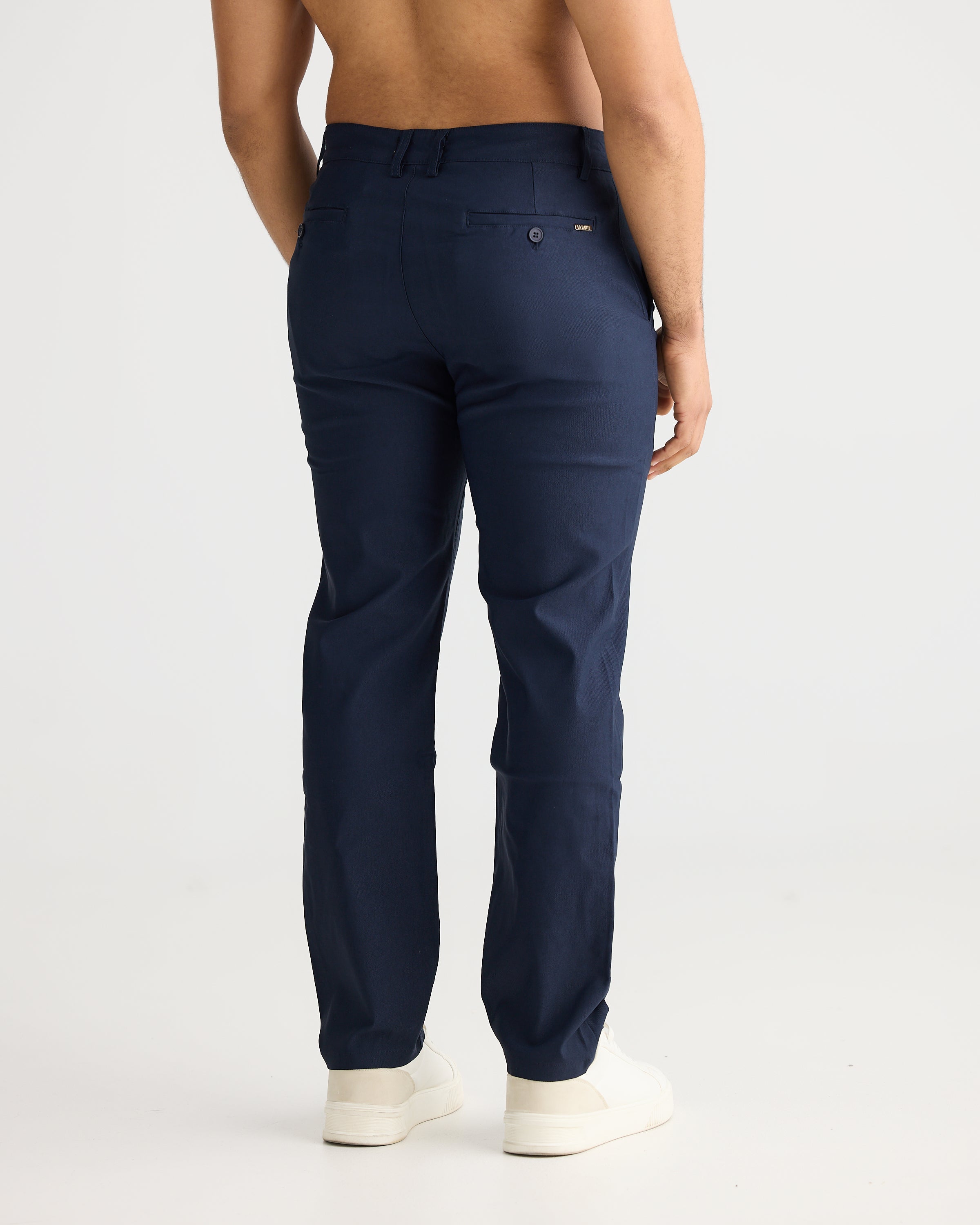 Chinos bleu marine à coupe décontractée pour un confort quotidien