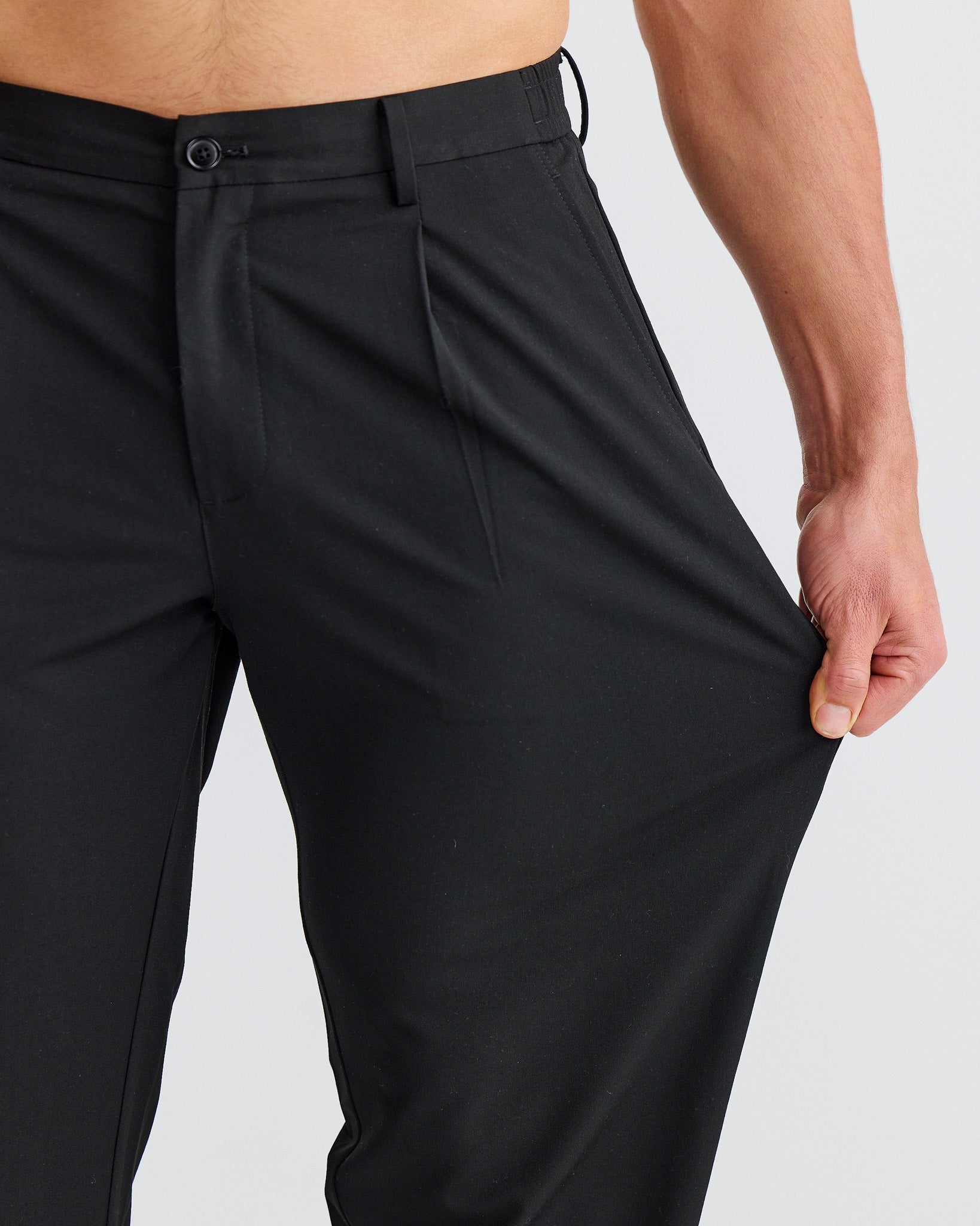 Pantalon noir plissé à jambes larges