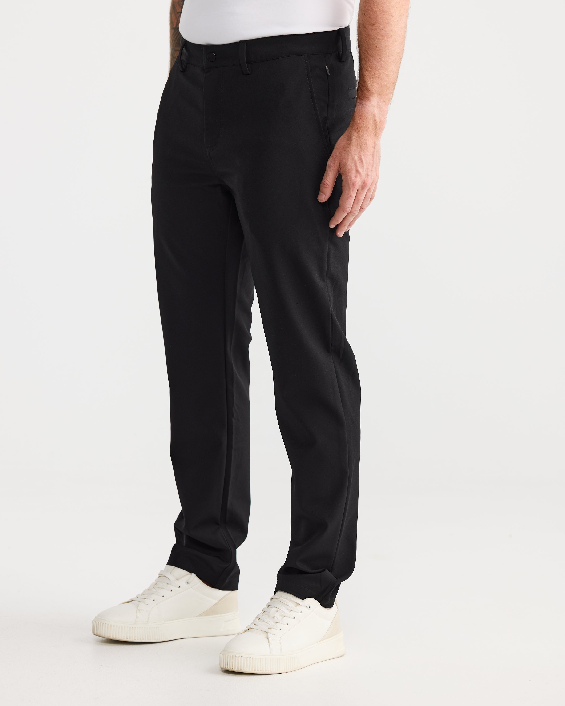 Pantalons de voyage noirs — confortables, durables, essentiels pour le voyage