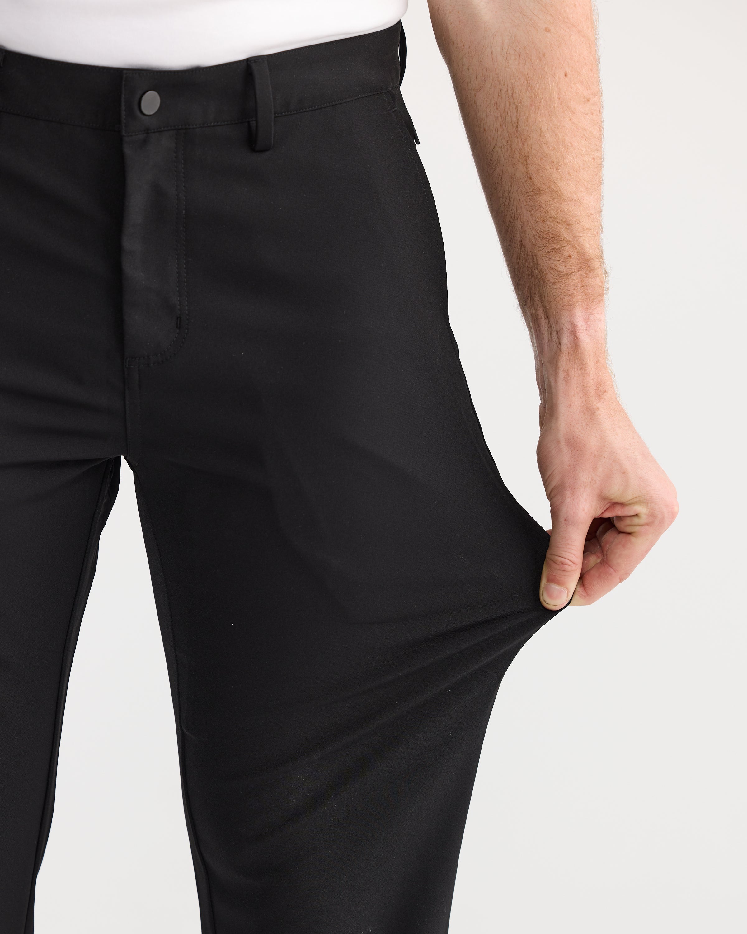 Pantalons de voyage noirs — confortables, durables, essentiels pour le voyage