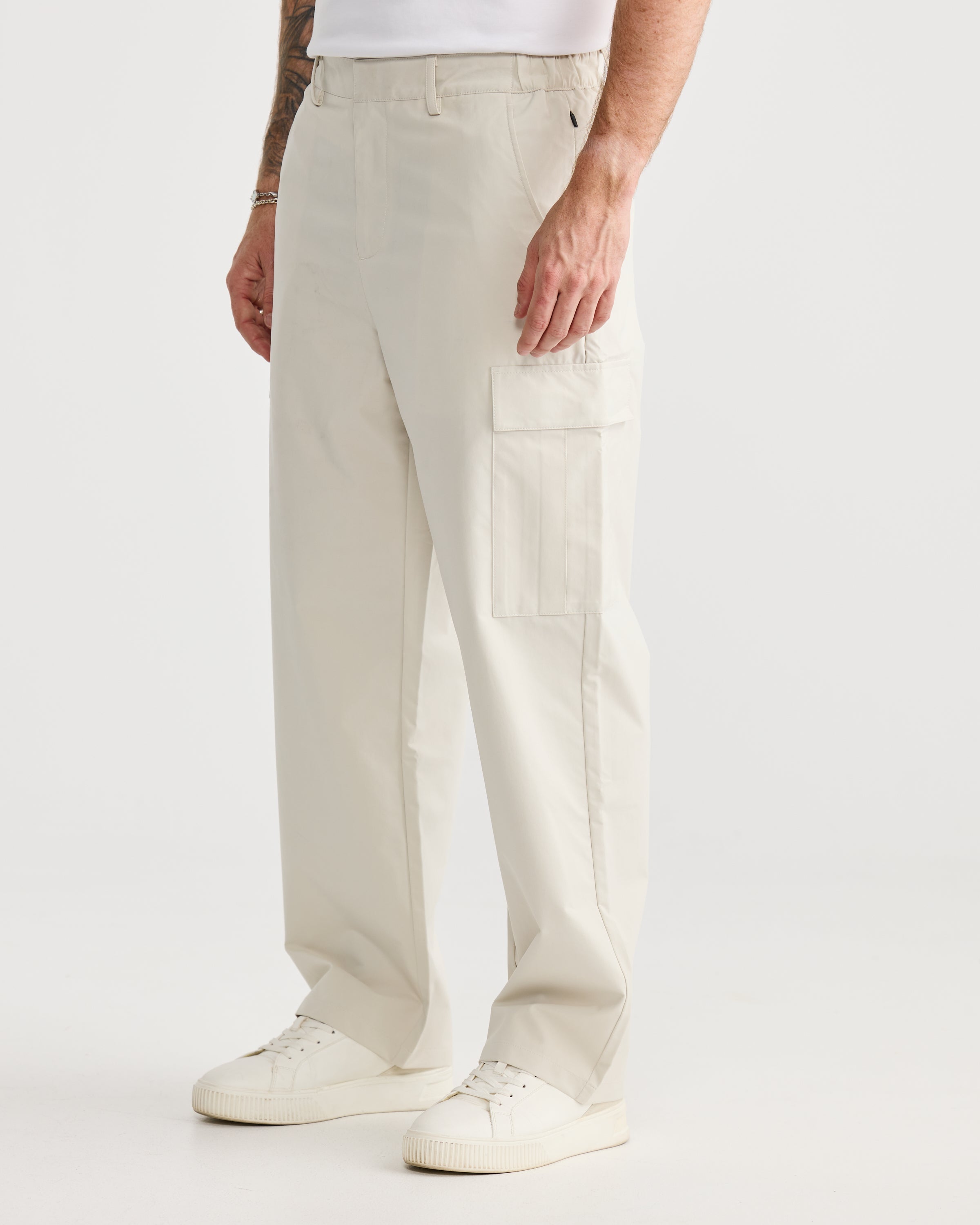Pantalon cargo couleur crème à coupe ample