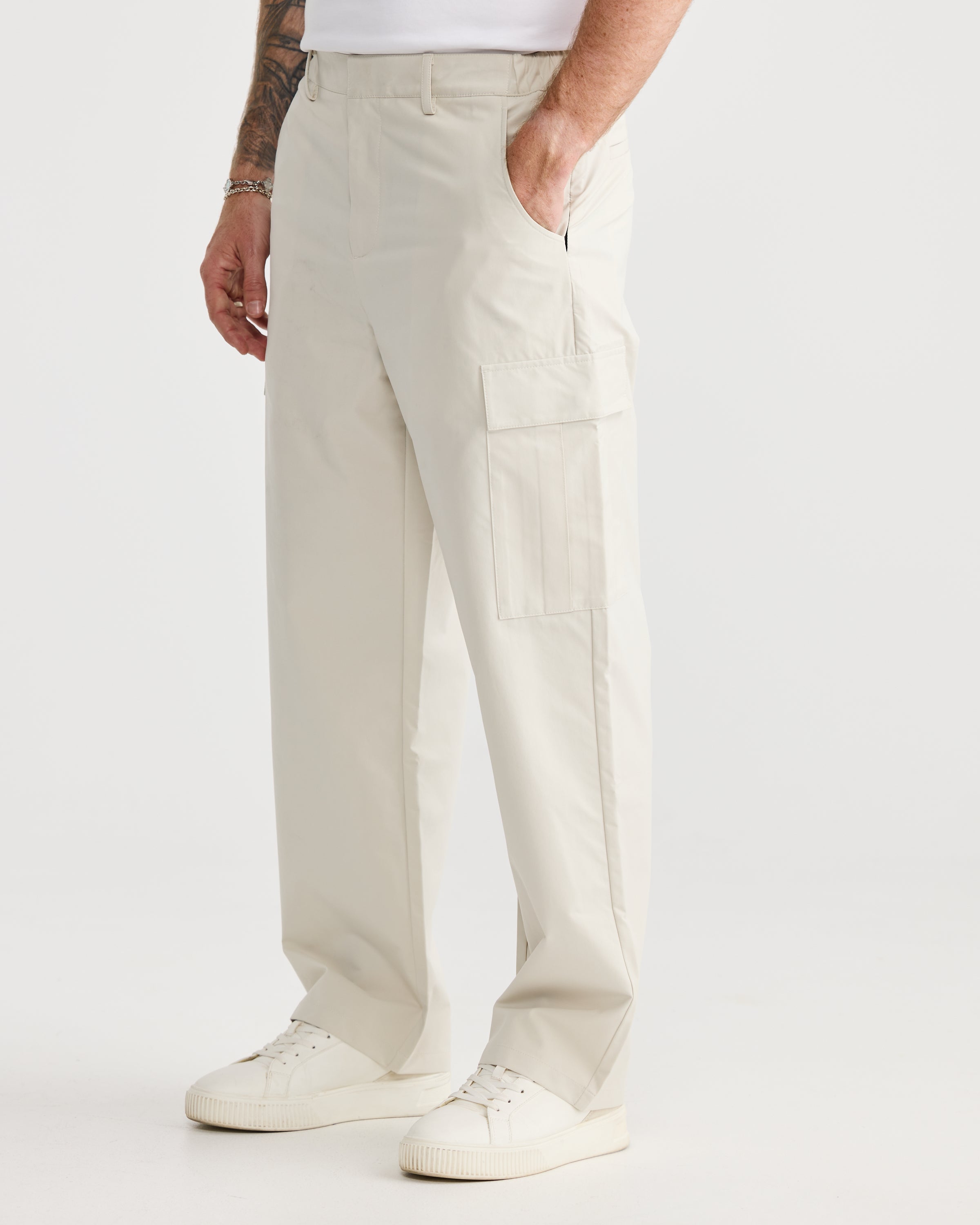 Pantalon cargo couleur crème à coupe ample