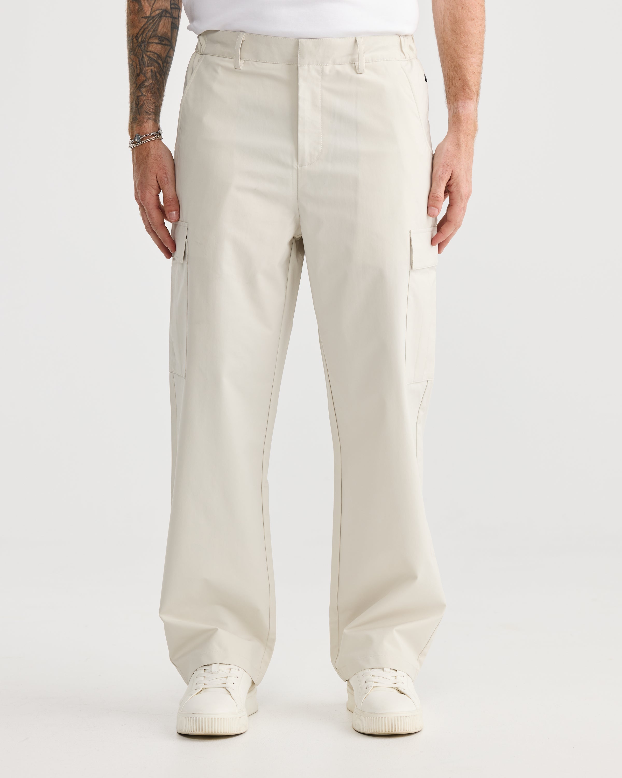 Pantalon cargo couleur crème à coupe ample