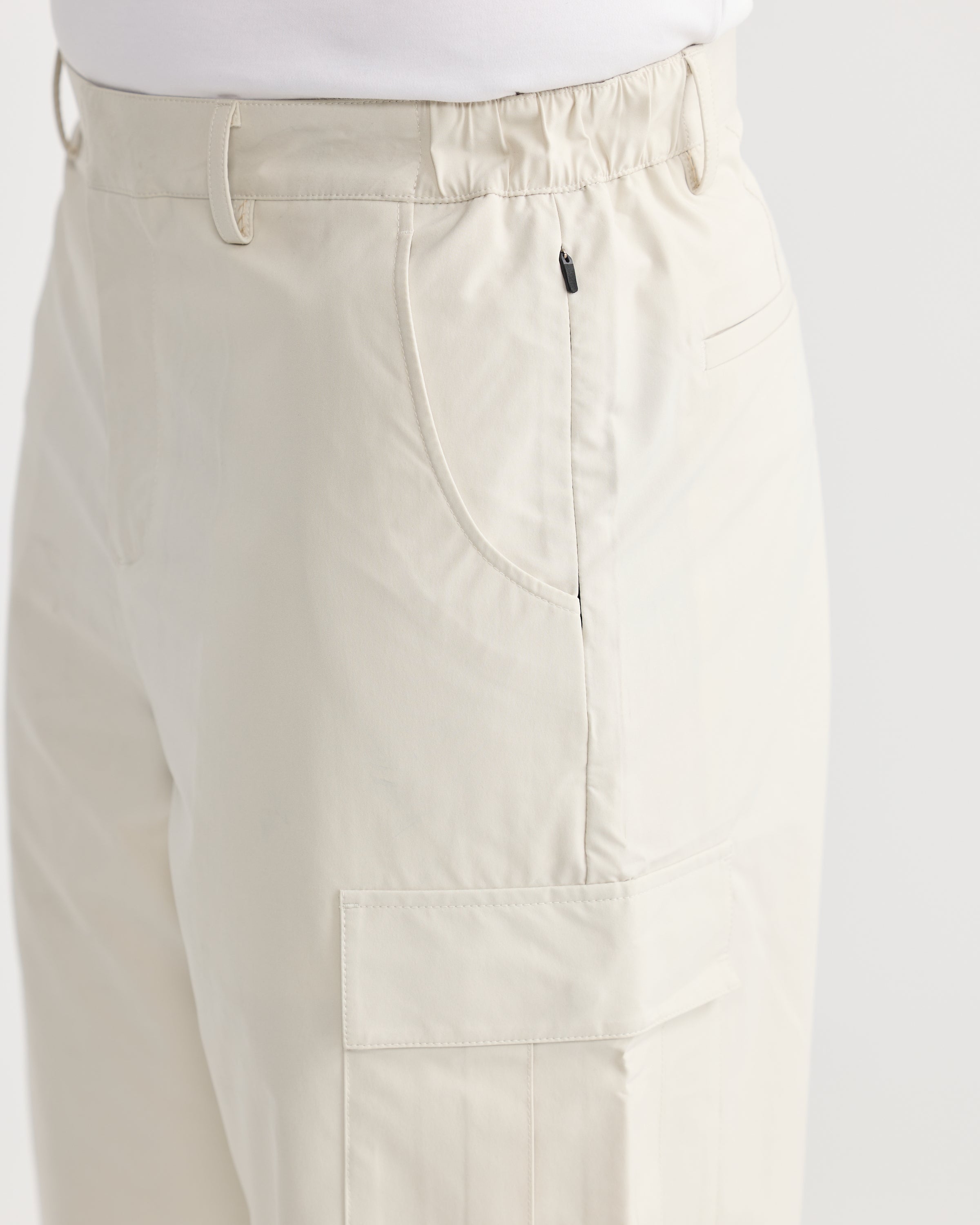 Pantalon cargo couleur crème à coupe ample