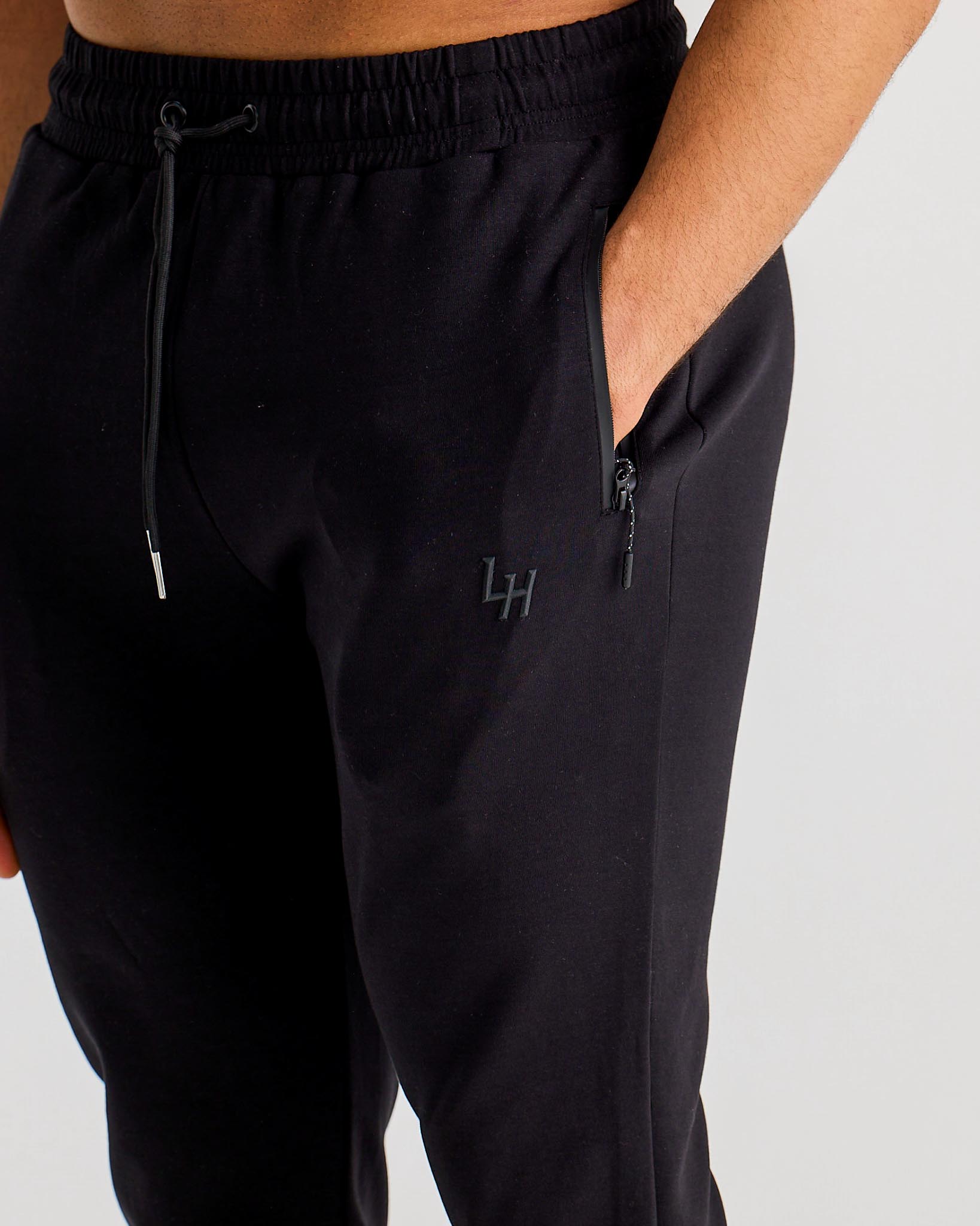 Noir Pantalons de jogging tech - Joggers axés sur la performance