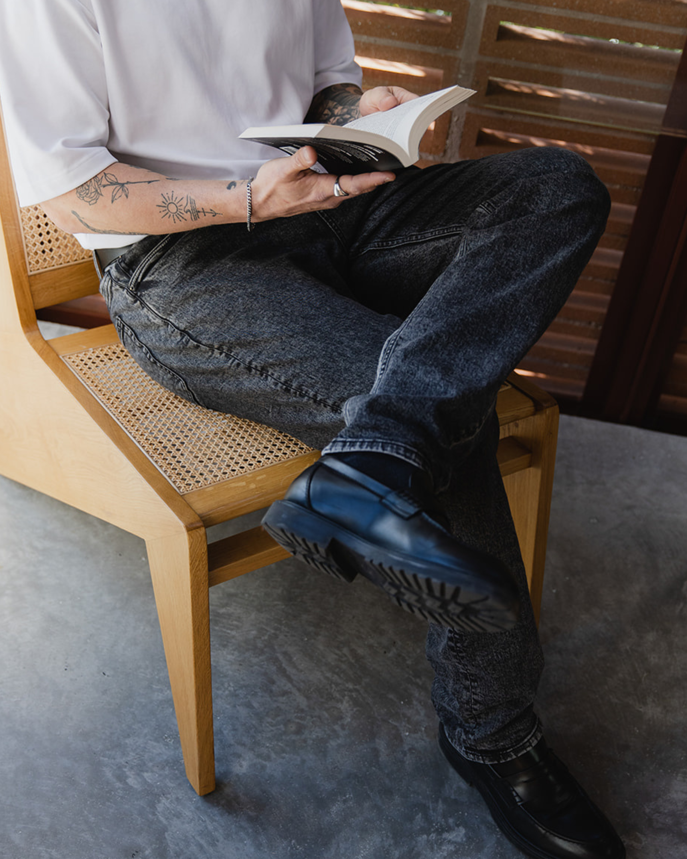 Jeans en denim gris lavé à coupe décontractée